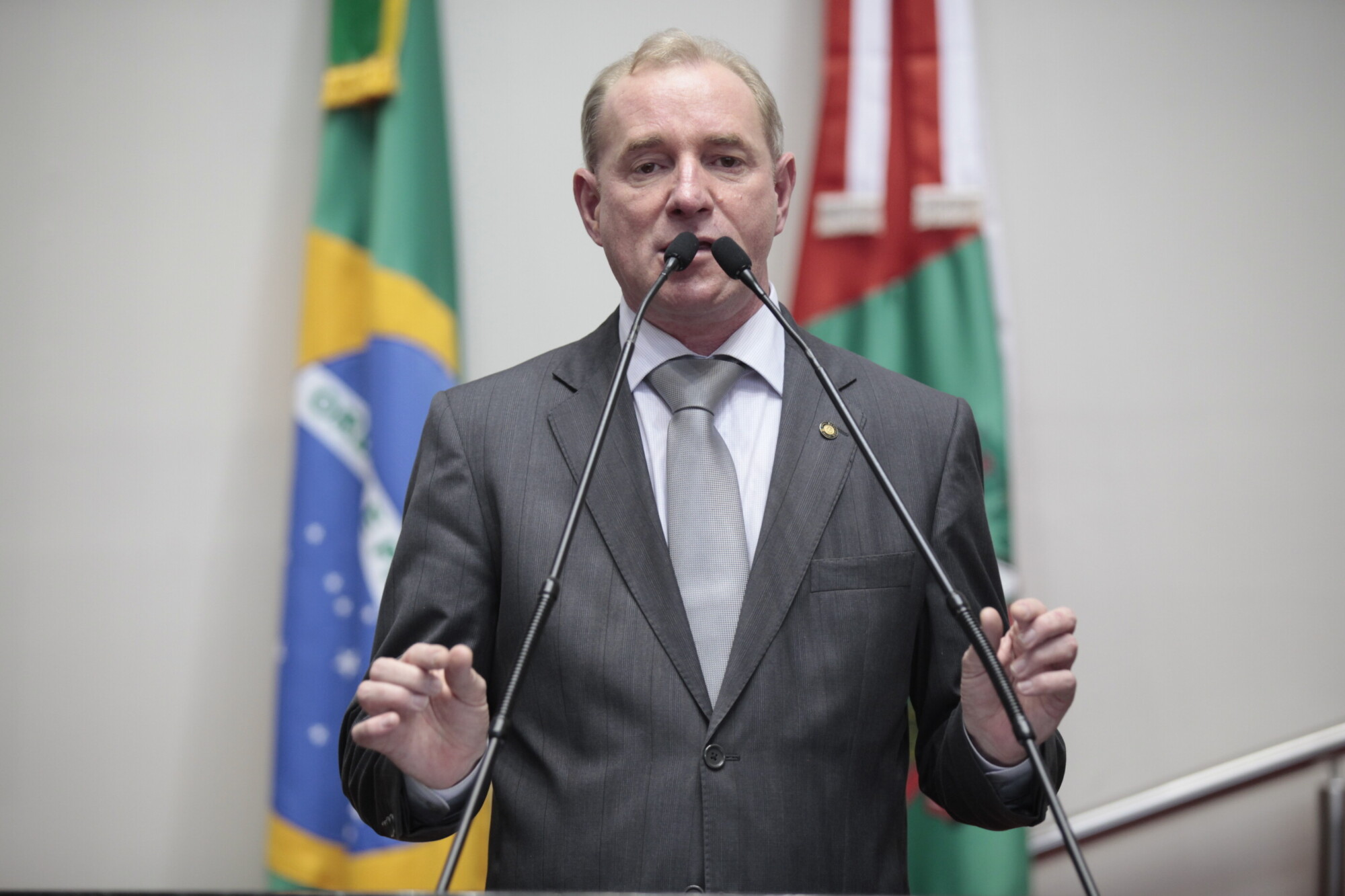 Schneider sugere liberação de FGTS para atingidos pelas enchentes