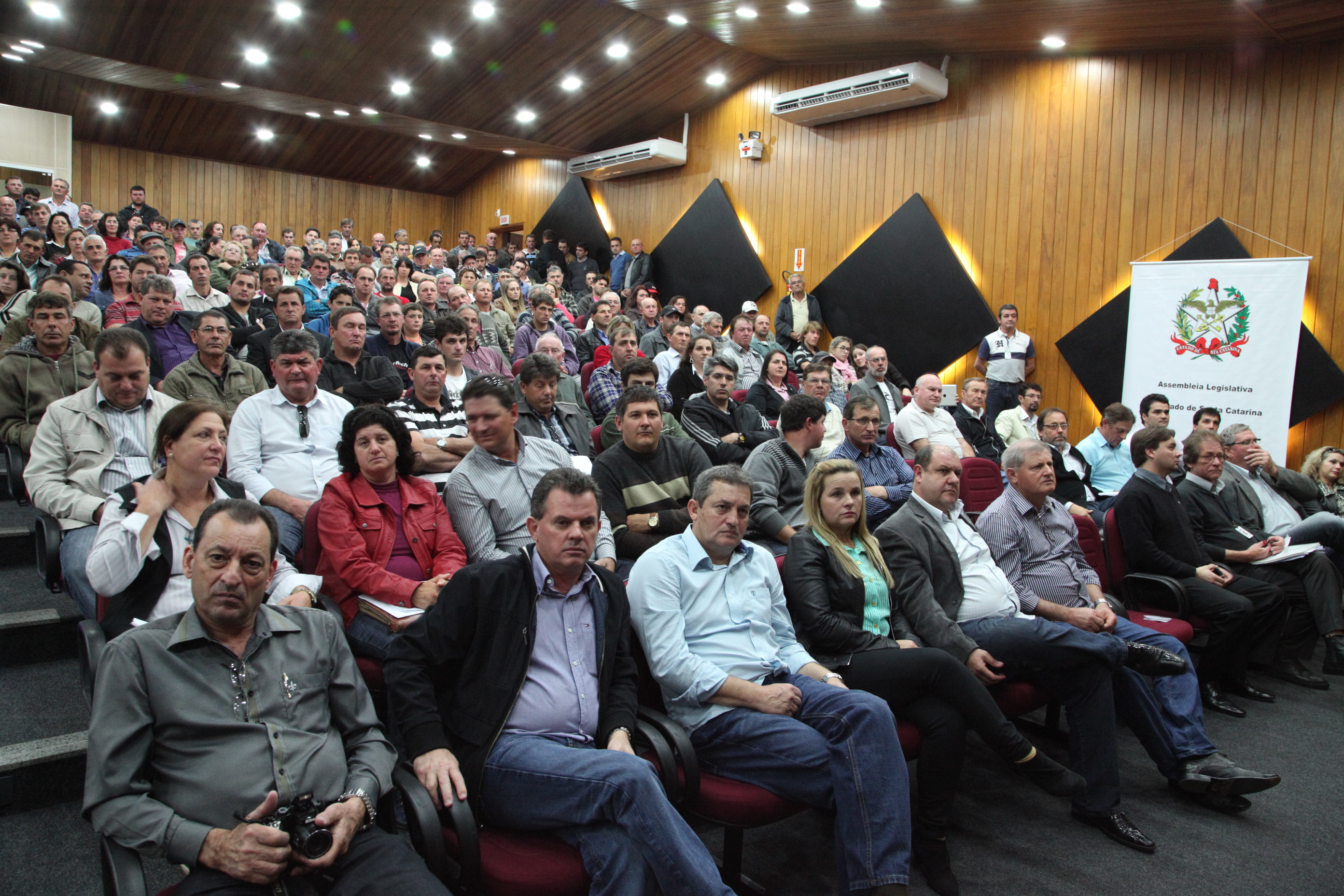 Audiência Pública em Nova Veneza debateu os problemas na avicultura de Santa Catarina