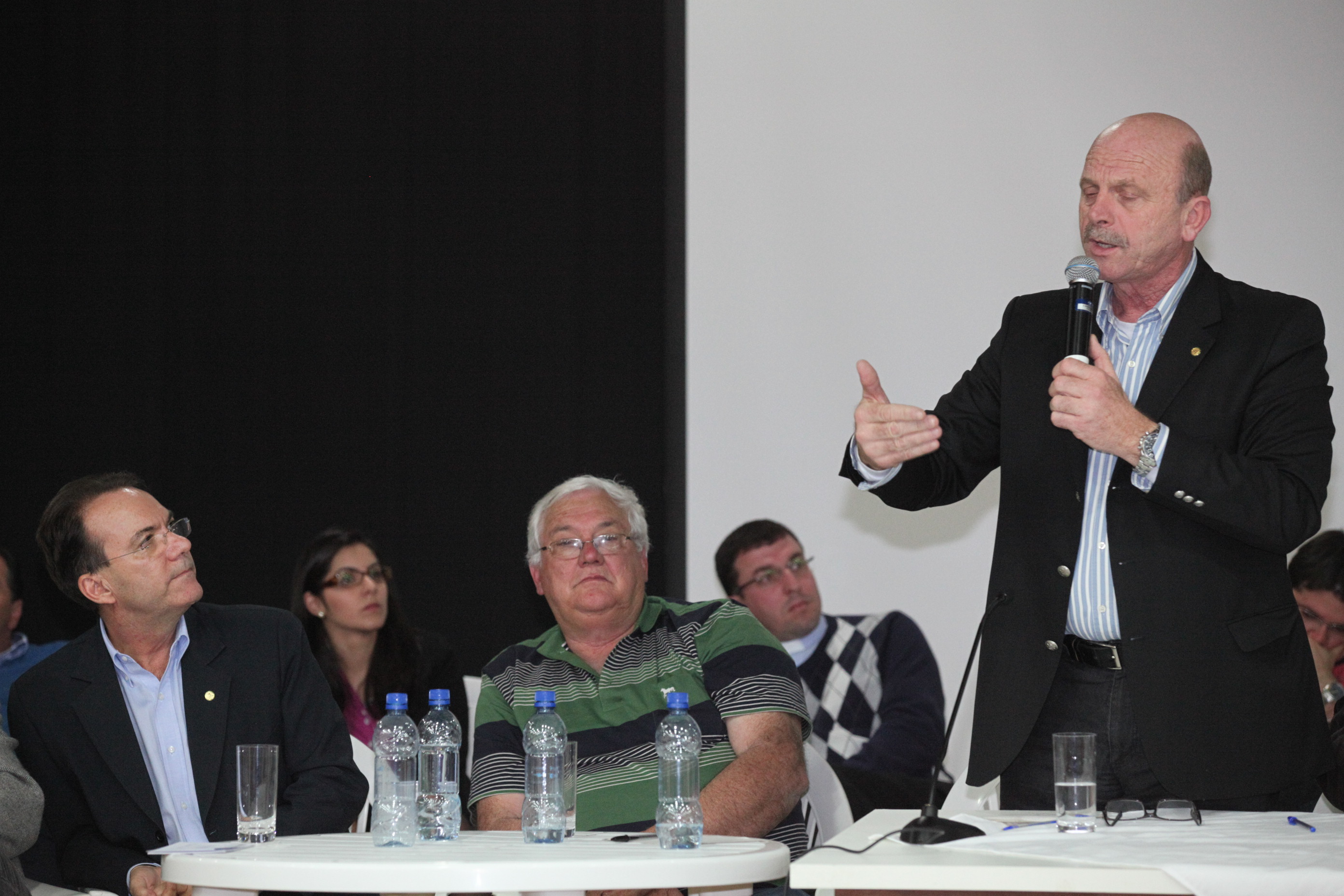Audiência Pública em Nova Veneza debateu os problemas na avicultura de Santa Catarina