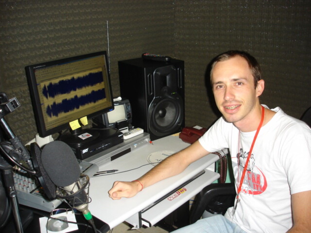 Dirceu Dresch responde pergunta do jornalista Marcelo Fassbinder, da Rádio Nova FM de Pinhalzinho