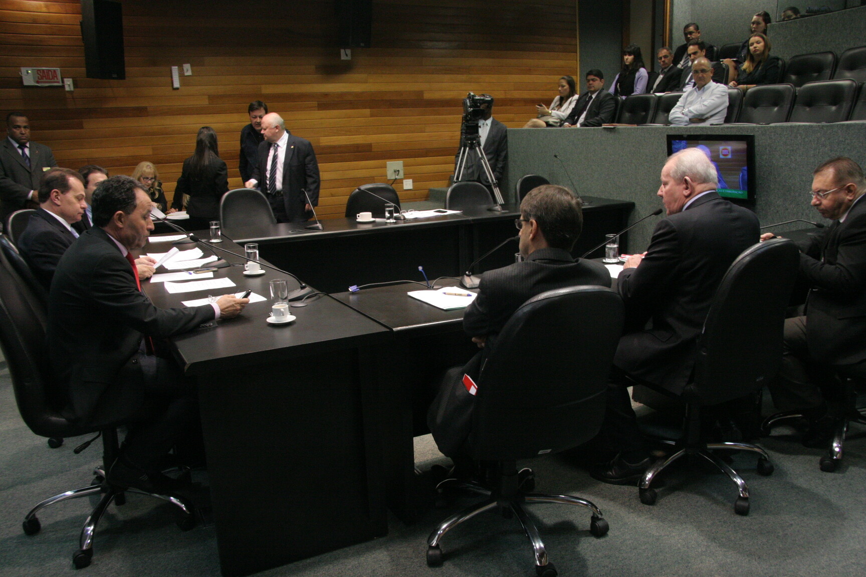 Finanças concentra debate sobre medidas provisórias relacionadas à saúde pública