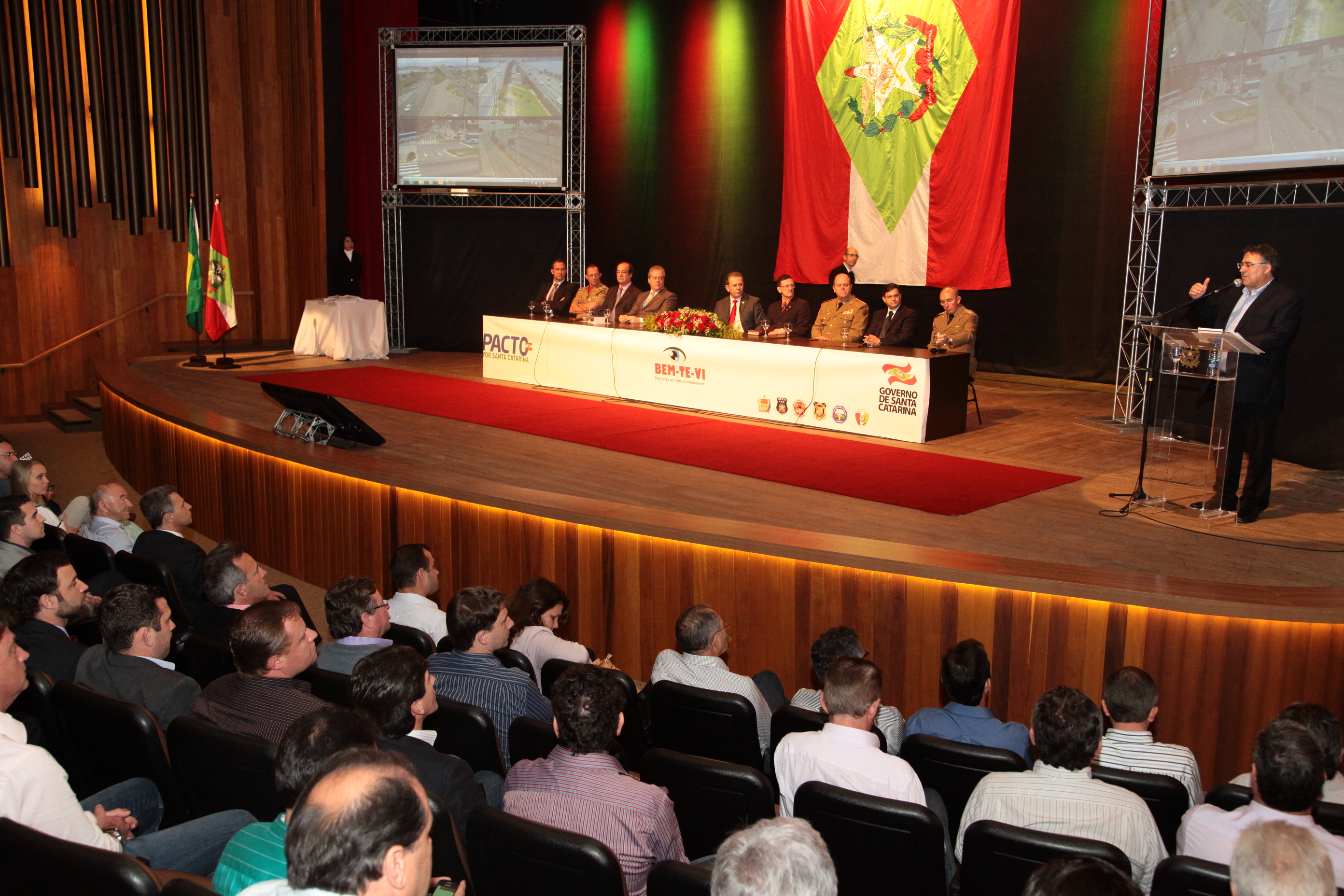 Solenidade de Lançamento da segunda etapa do Programa Bem Te Vi e assinaturas de convênios. Foto: Miriam Zomer/Agência AL