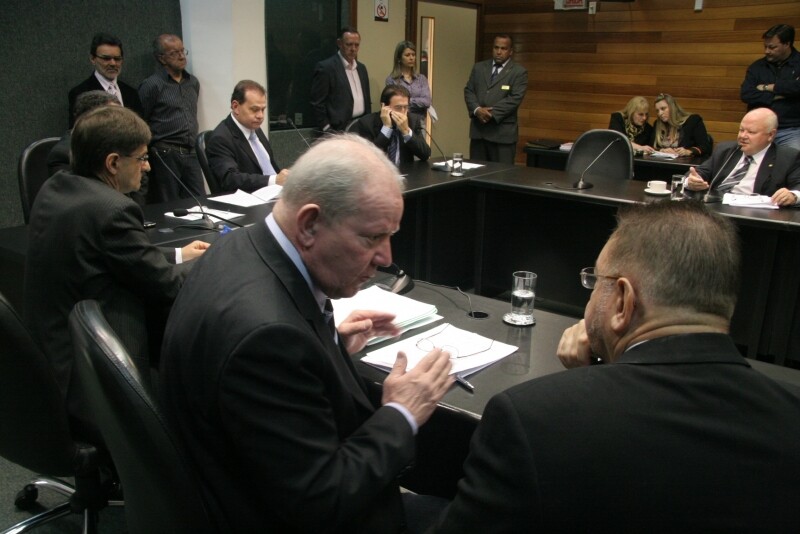 MPs da saúde vão tramitar na comissão de Finanças