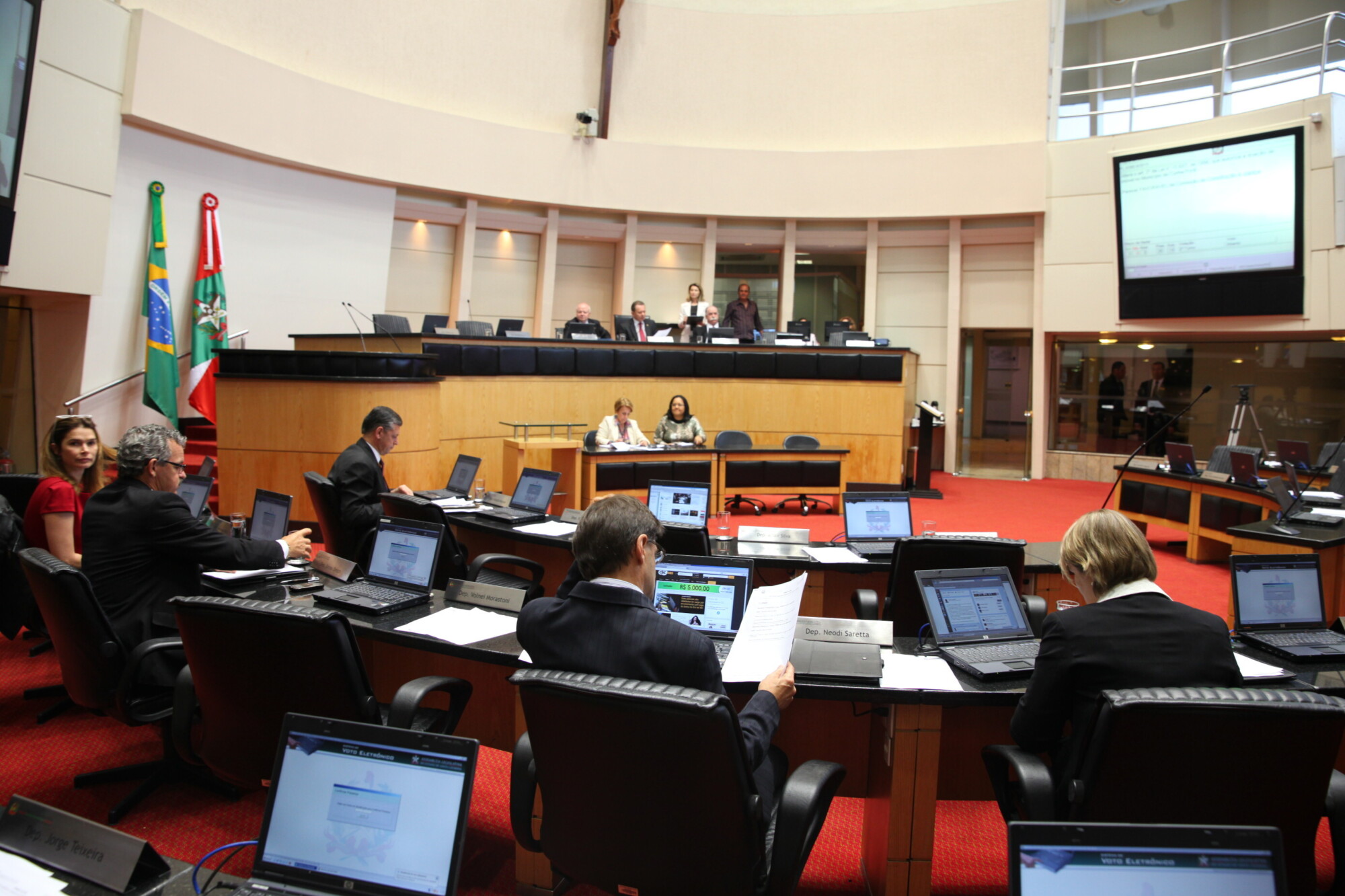 Deputados sugerem mudanças na lei que disciplina o ingresso na carreira da PM