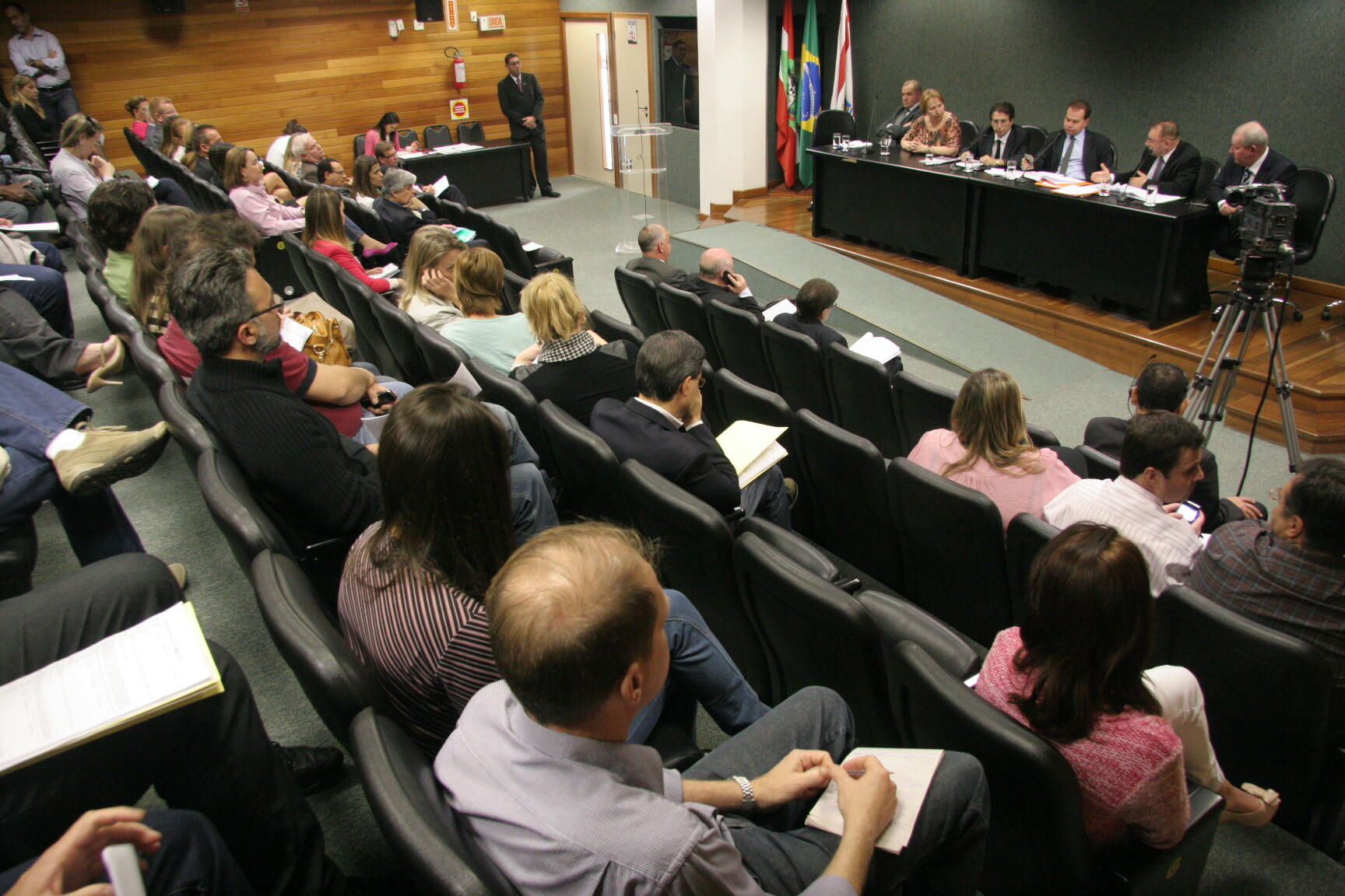 Reunião conjunta das comissões de Saúde, de Trabalho e de Finanças discute MPs