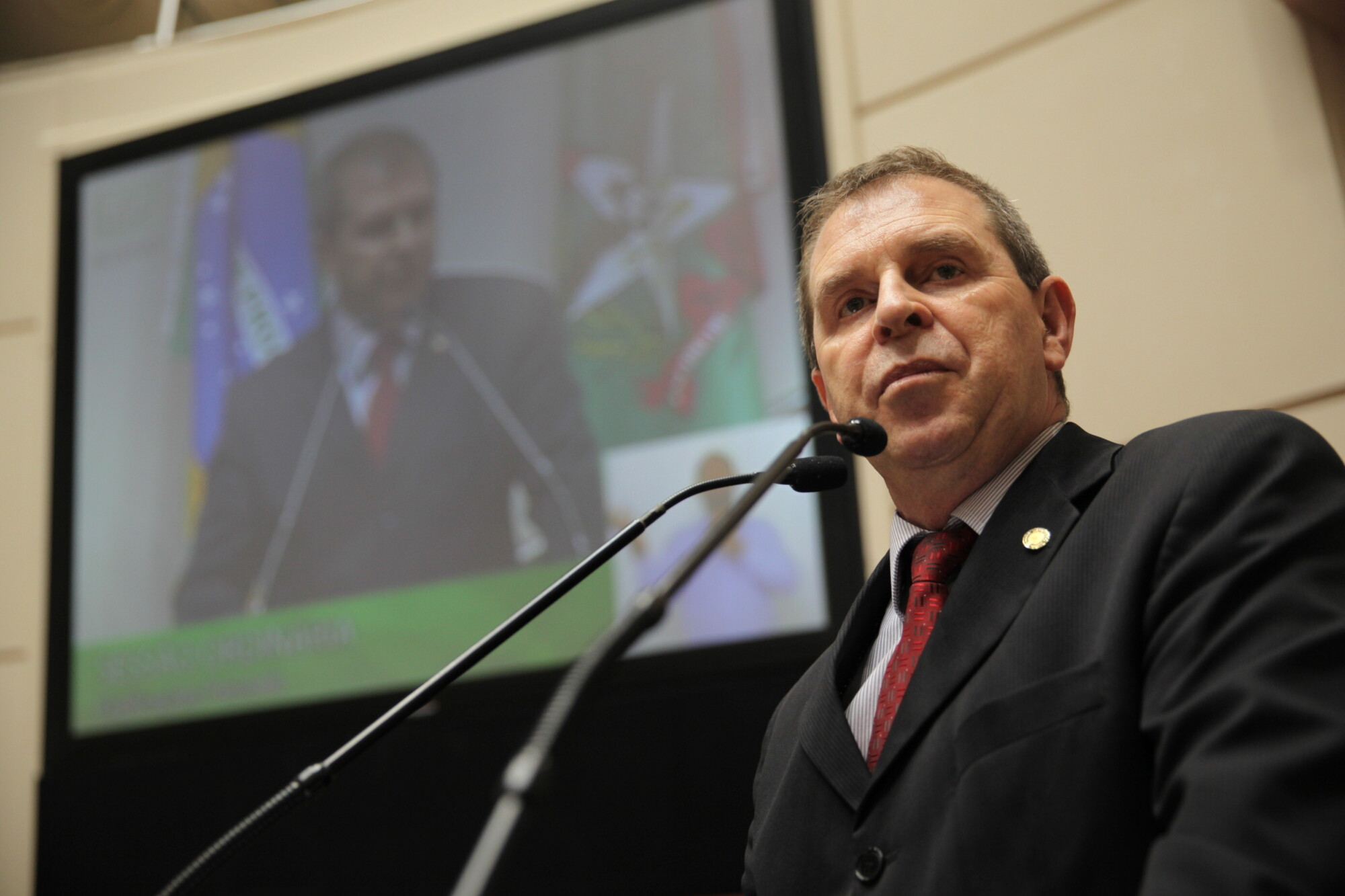 Eskudlark destaca valorização e desafios do professor