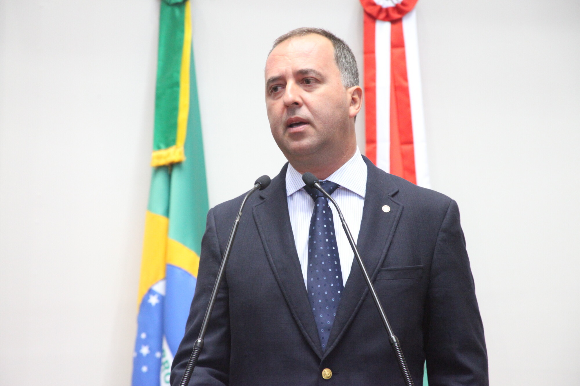 Kennedy Nunes fala da importância de discutir a questão do lixo