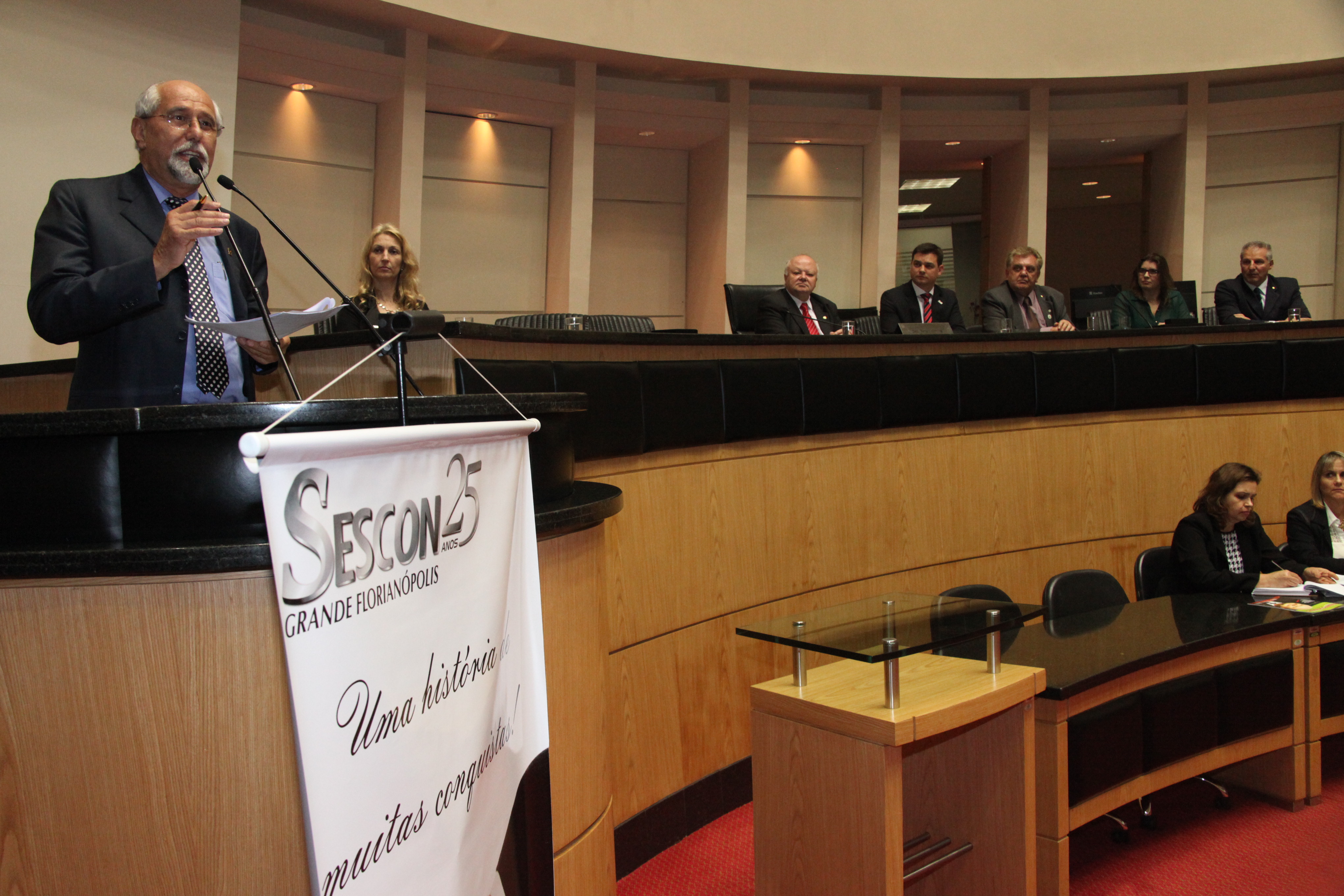 Valdir Pietrobom - Presidente da Fenacom. Sessão Especial em homenagem ao SESCON Grande Florianópolis pela passagem dos seus 25 anos. Foto: Fábio Queiroz / Agência AL