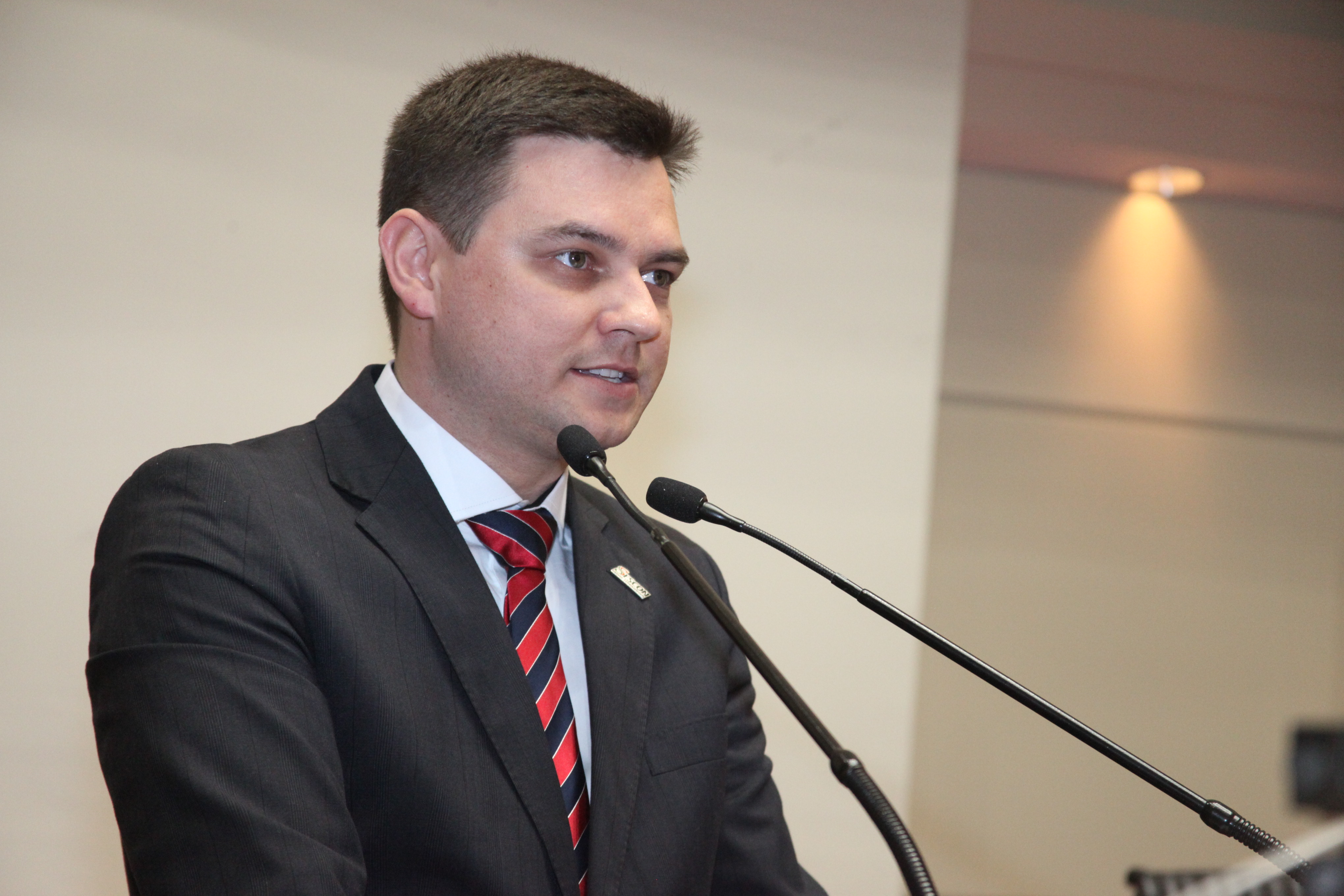 Fernando Baldissera - Presidente da Sescon Florianópolis. Sessão Especial em homenagem ao SESCON Grande Florianópolis pela passagem dos seus 25 anos. Foto: Fábio Queiroz / Agência AL