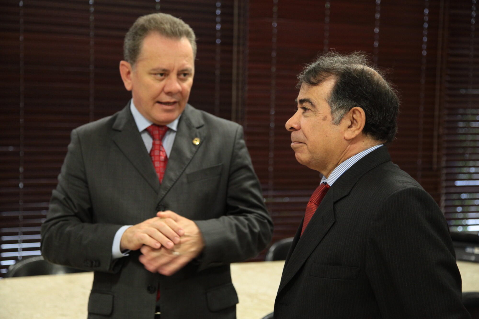 Assembleia recebe embaixador de Israel no Brasil