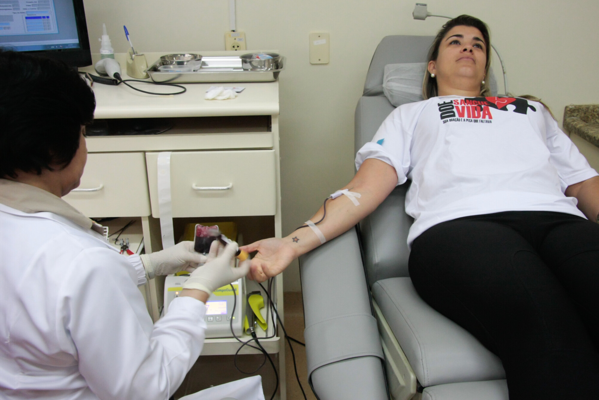 Funcionários da Assembleia participam de doação de sangue no Hemosc