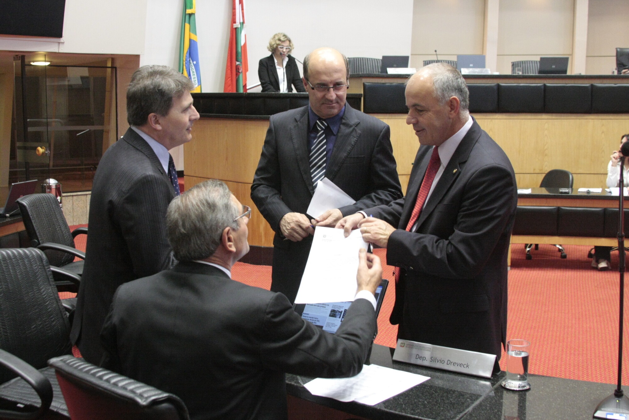 Proposta de reajuste salarial para a Segurança Pública repercute em Plenário