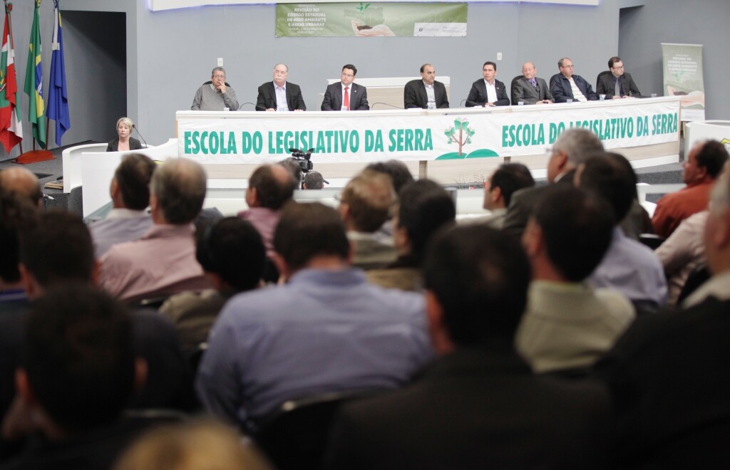 Seminário em Lages debate papel dos municípios na revisão do código ambiental