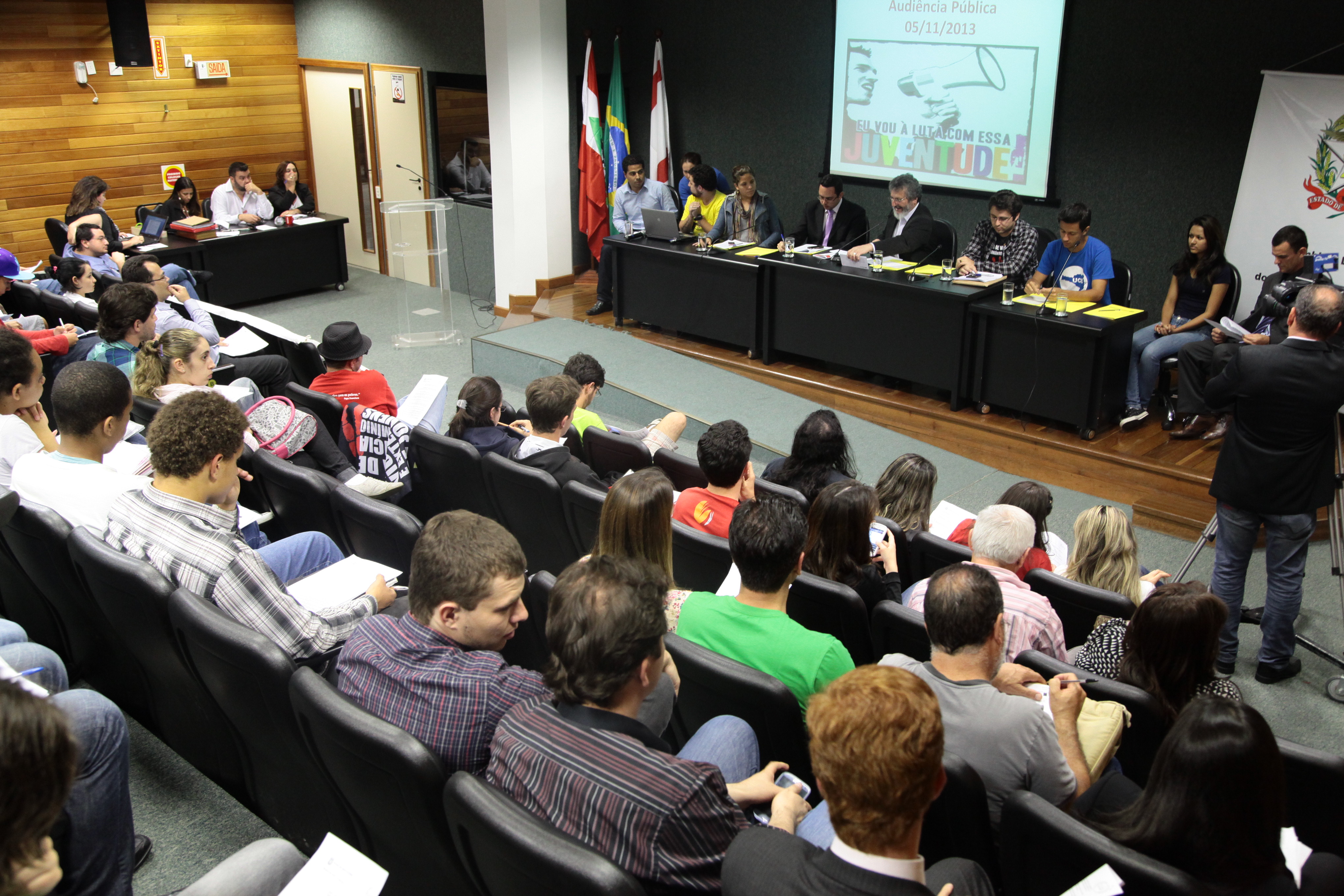 Audiência Pública sobre o PL nº 284.5/2013, que institui o Conselho Estadual da Juventude de Santa Catarina. Foto: Miriam Zomer/ Agência AL