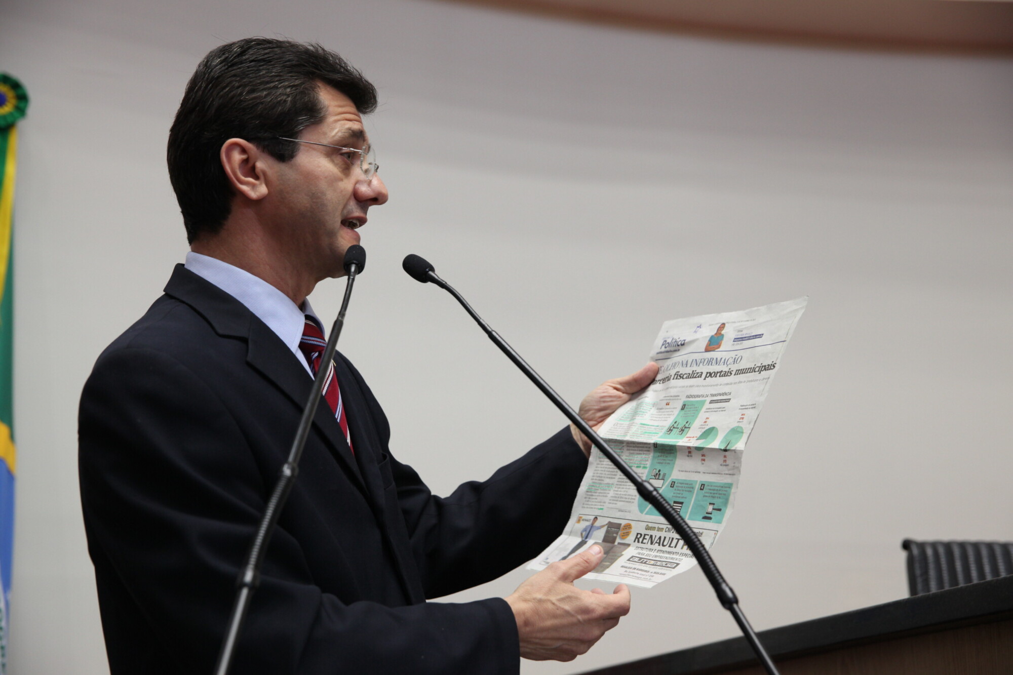 Deputado pede retirada de projeto que cria cargos no MP