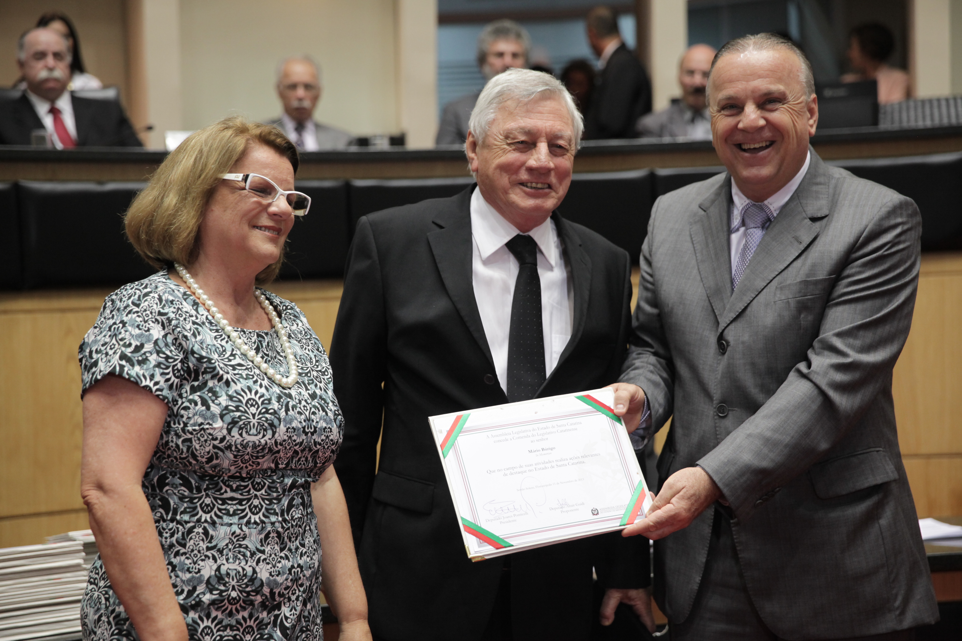Sessão Solene da Comenda do Legislativo. Deputado Altair Guidi homenageia Mário Búrigo (in memoriam). Foto: Lucas Gabriel Diniz/Agência AL