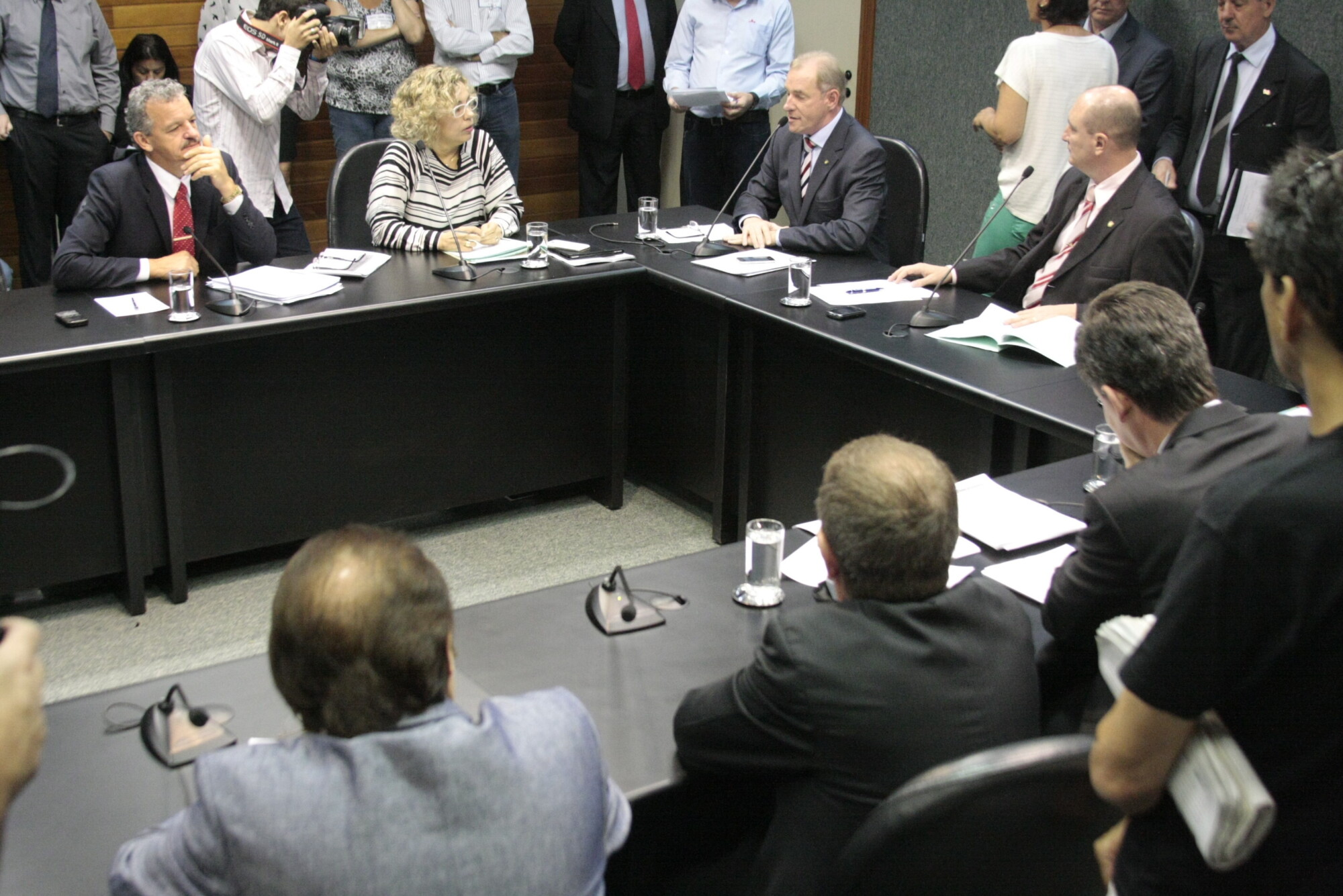 Adiada a votação na CCJ da reforma salarial enviada pelo governo