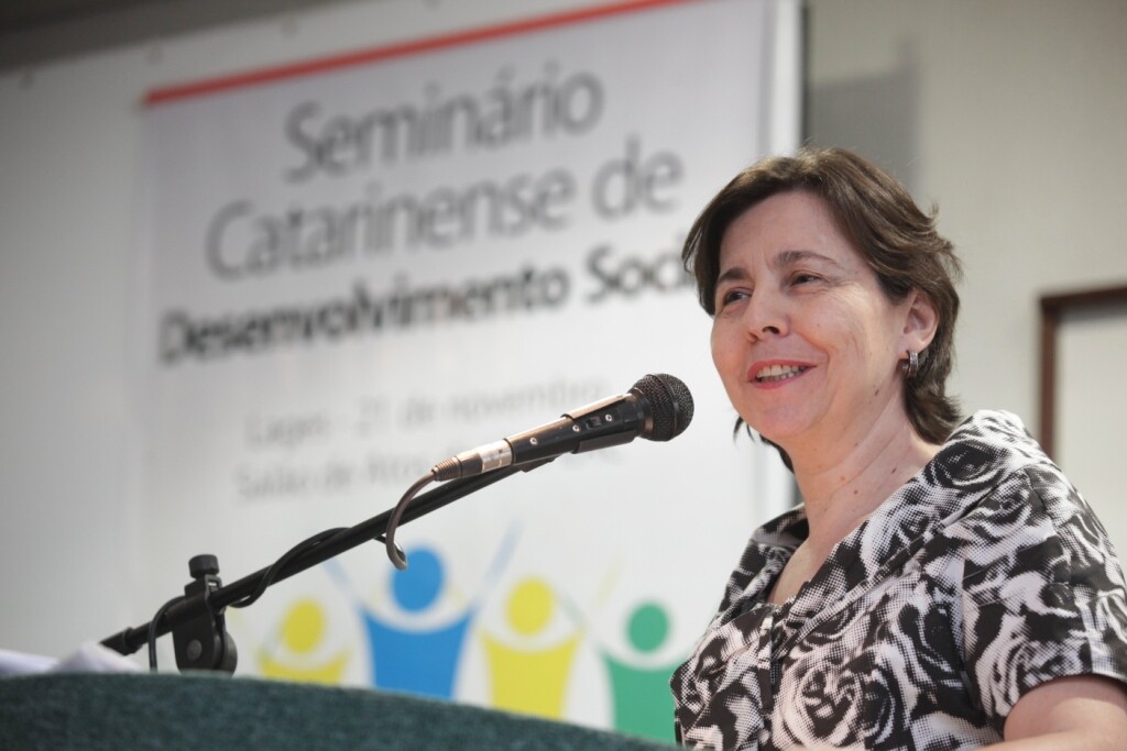 Seminário Catarinense de Desenvolvimento Social. Palestra da Ministra Tereza Campello. Foto: Carlos Kilian/Agência AL