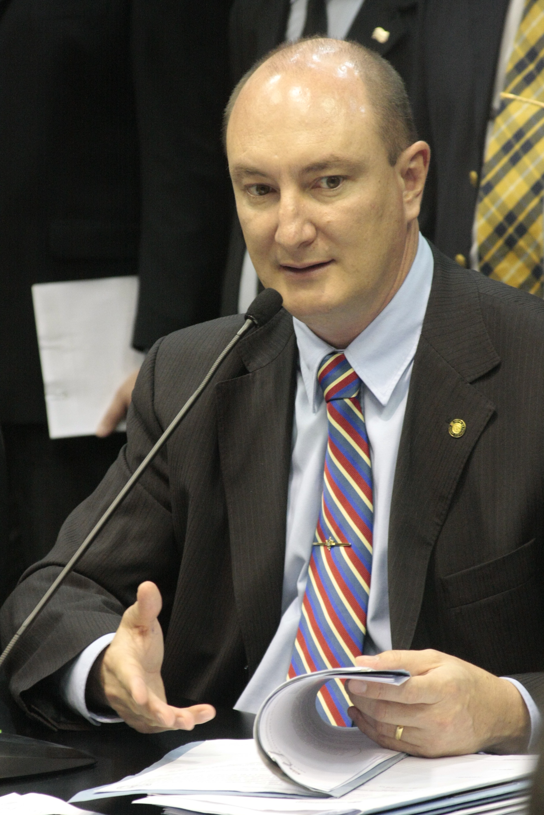 Deputado Mauro de Nadal (PMDB). Reunião da Comissão de Constituição e Justiça. Foto: Fábio Queiroz / Agência AL