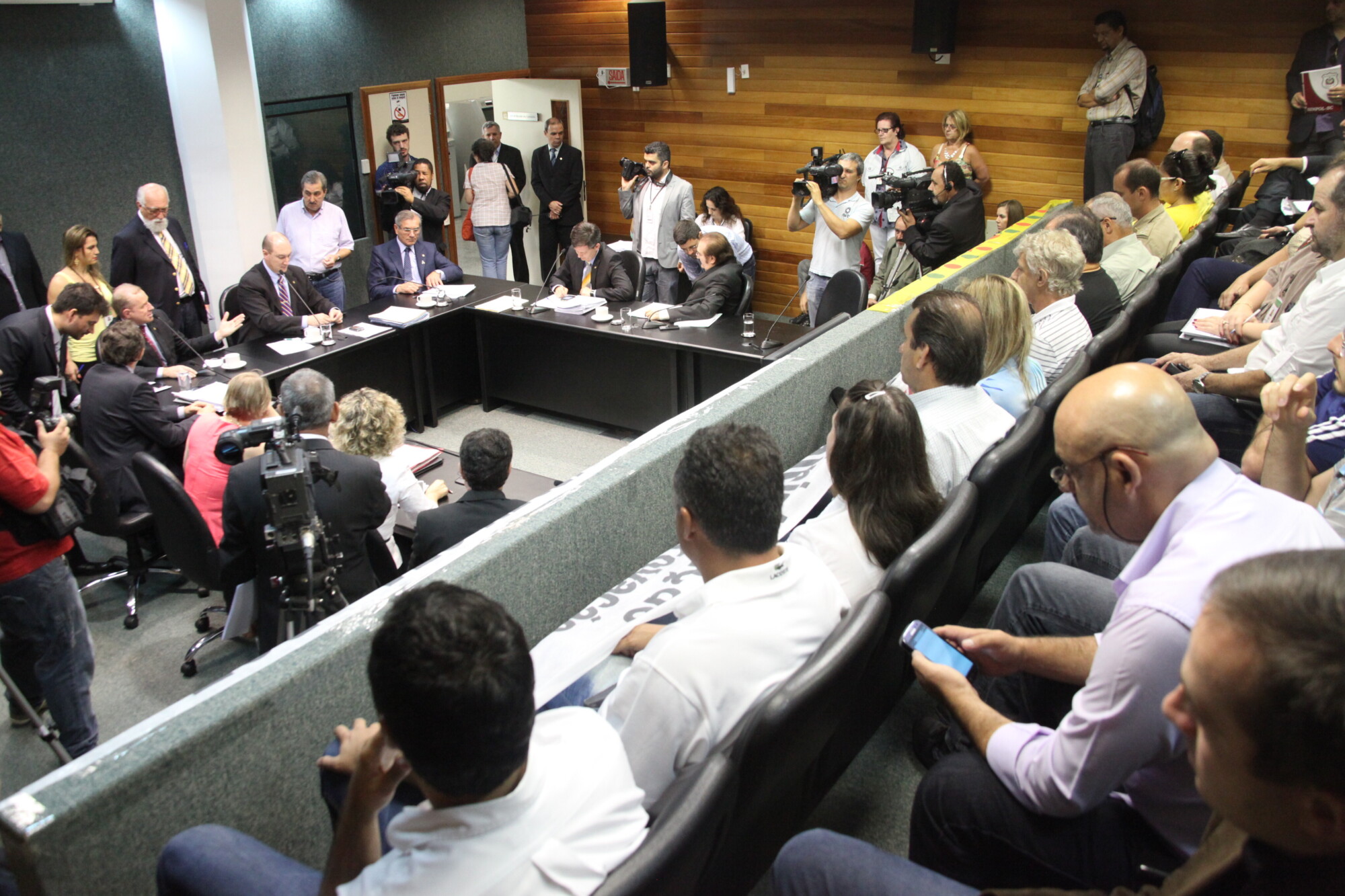 CCJ aprova seis projetos da reforma administrativa