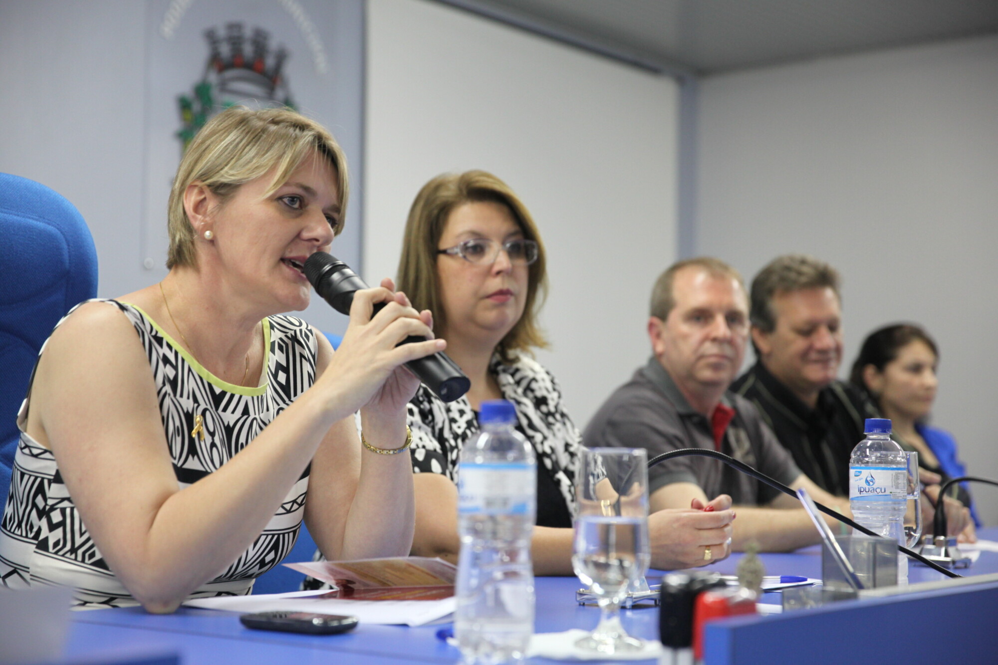 Audiência pública no Extremo Oeste discute políticas de combate à violência contra a mulher