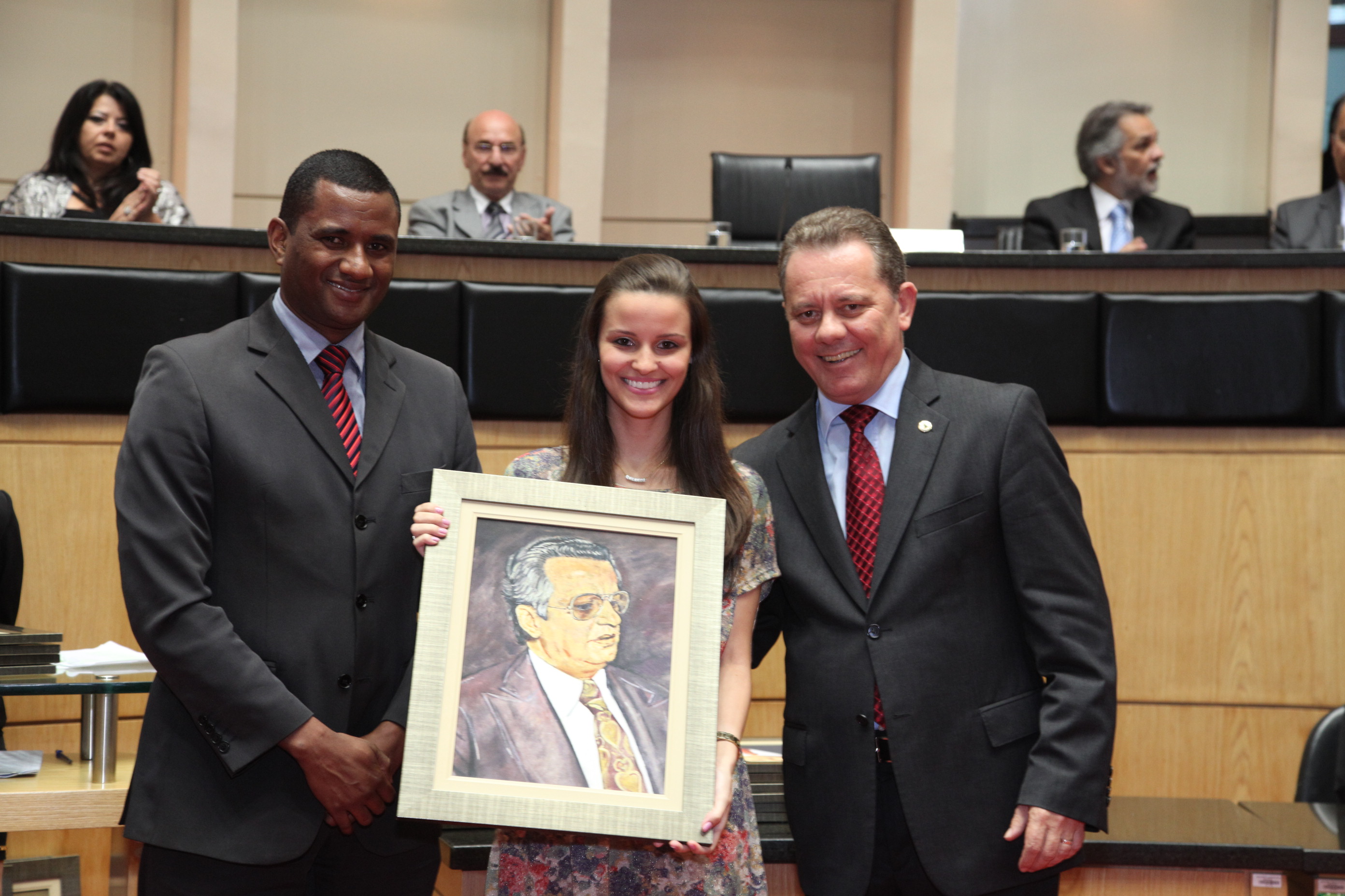 Ana Carolina Colautti recebe homenagem em nome de seu avô, deputado WALDOMIRO COLAUTTI – Presidente na 8ª Legislatura – 1977/1978 in memoriam