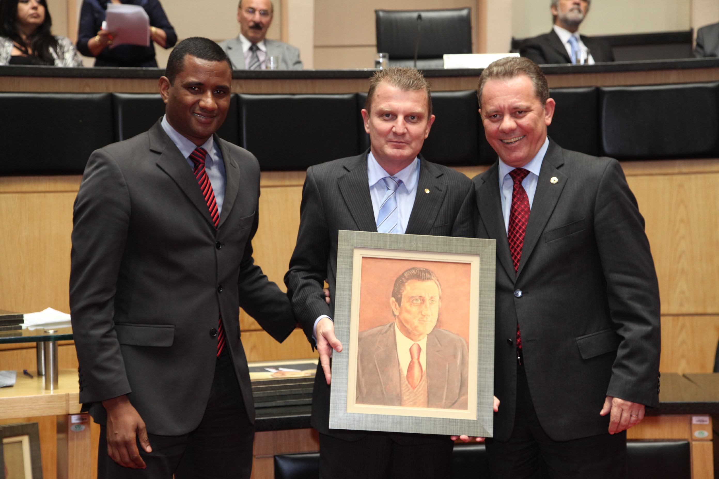 Raniere Moacir Bertoli recebe homenagem em nome de seu pai, deputado MOACIR BERTOLI – Presidente na 9ª Legislatura – 1979/1980