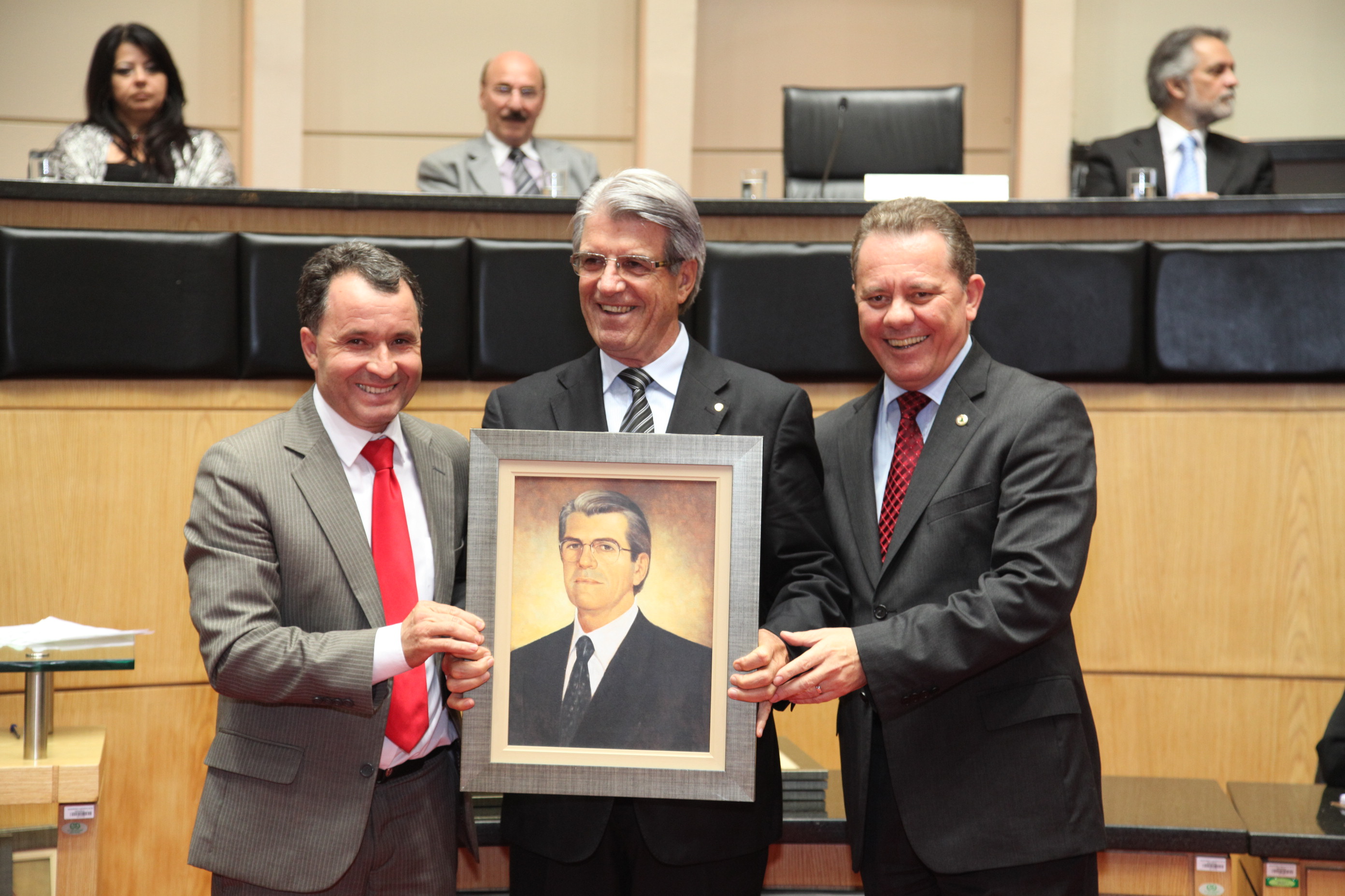 Deputado IVAN CESAR RANZOLIN recebe homenagem como Presidente na 12ª Legislatura – 1993