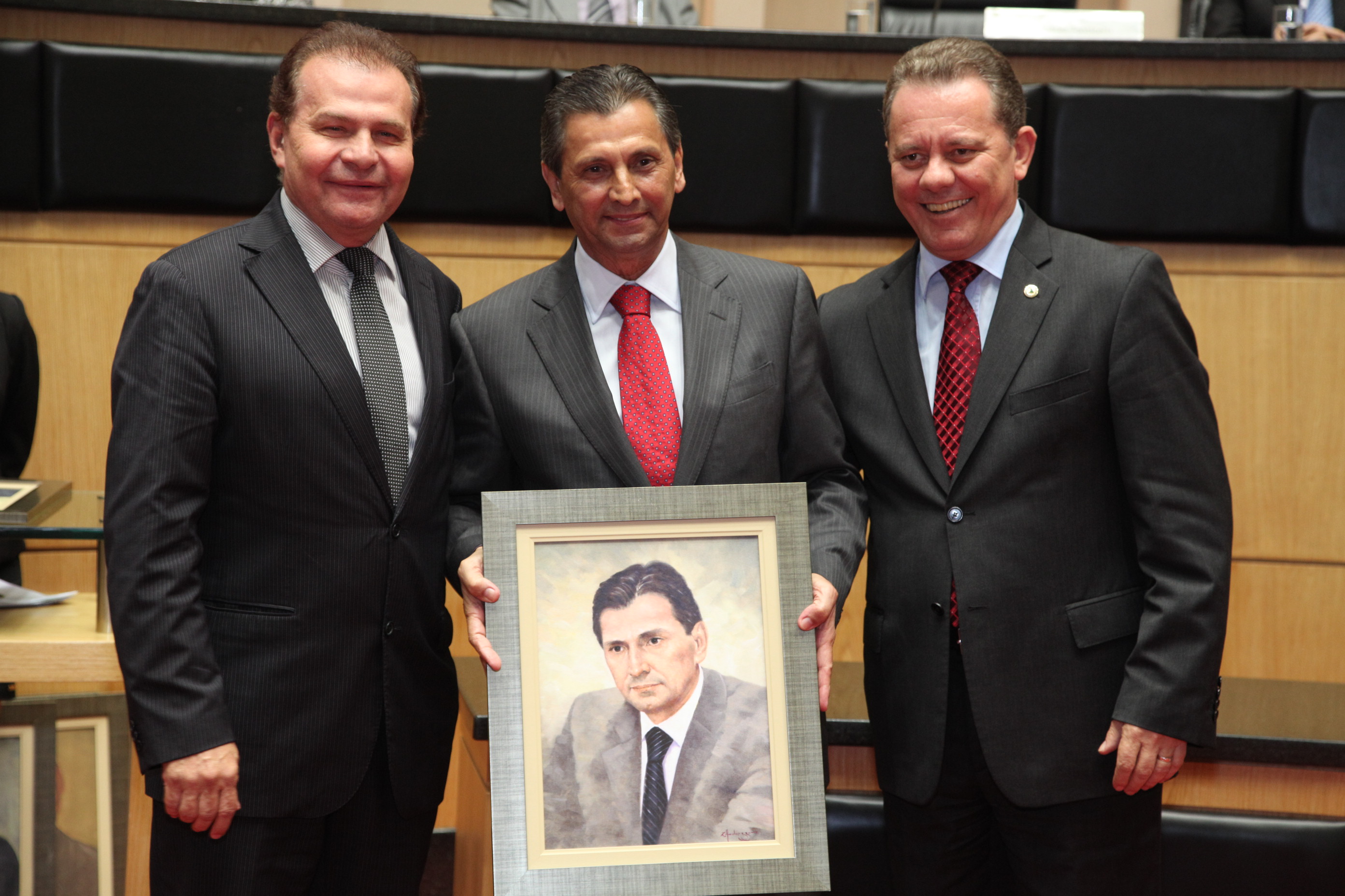 Deputado JULIO CESAR GARCIA recebe homenagem como Presidente na 15ª Legislatura – 2005/2006 e 16ª Legislatura – 2007/2008