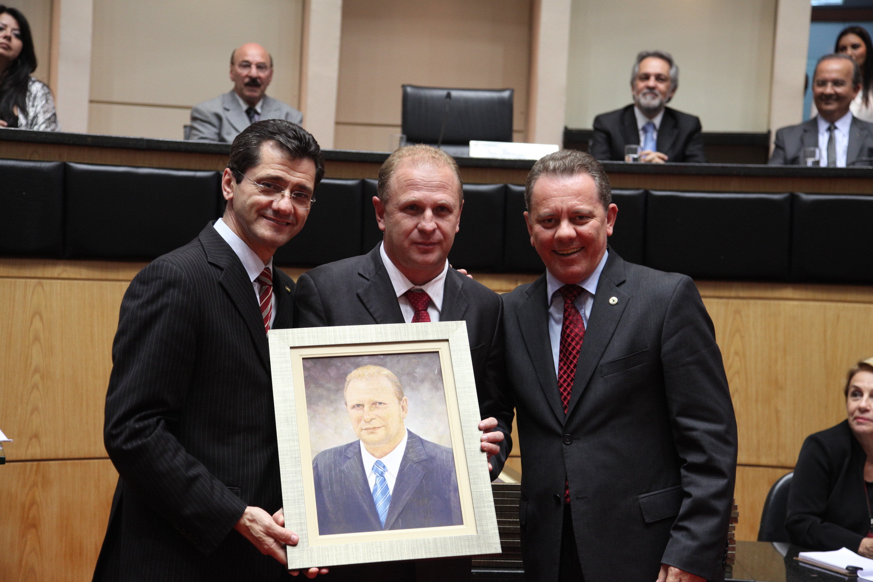 Deputado GELSON LUIS MERISIO – recebe homenagem como Presidente na 16ª Legislatura – 2010 e 17ª Legislatura – 2011/2012