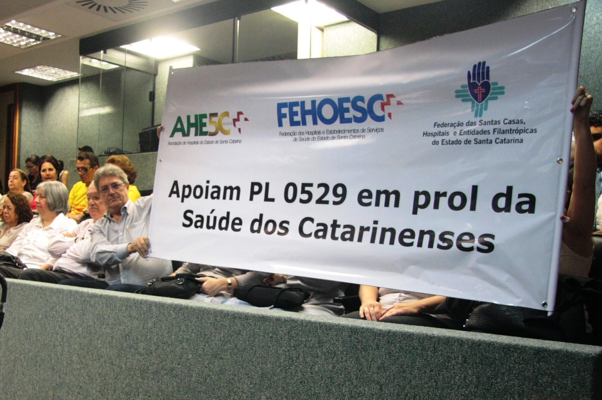 CCJ adia votação do projeto que reduz o duodécimo dos Poderes