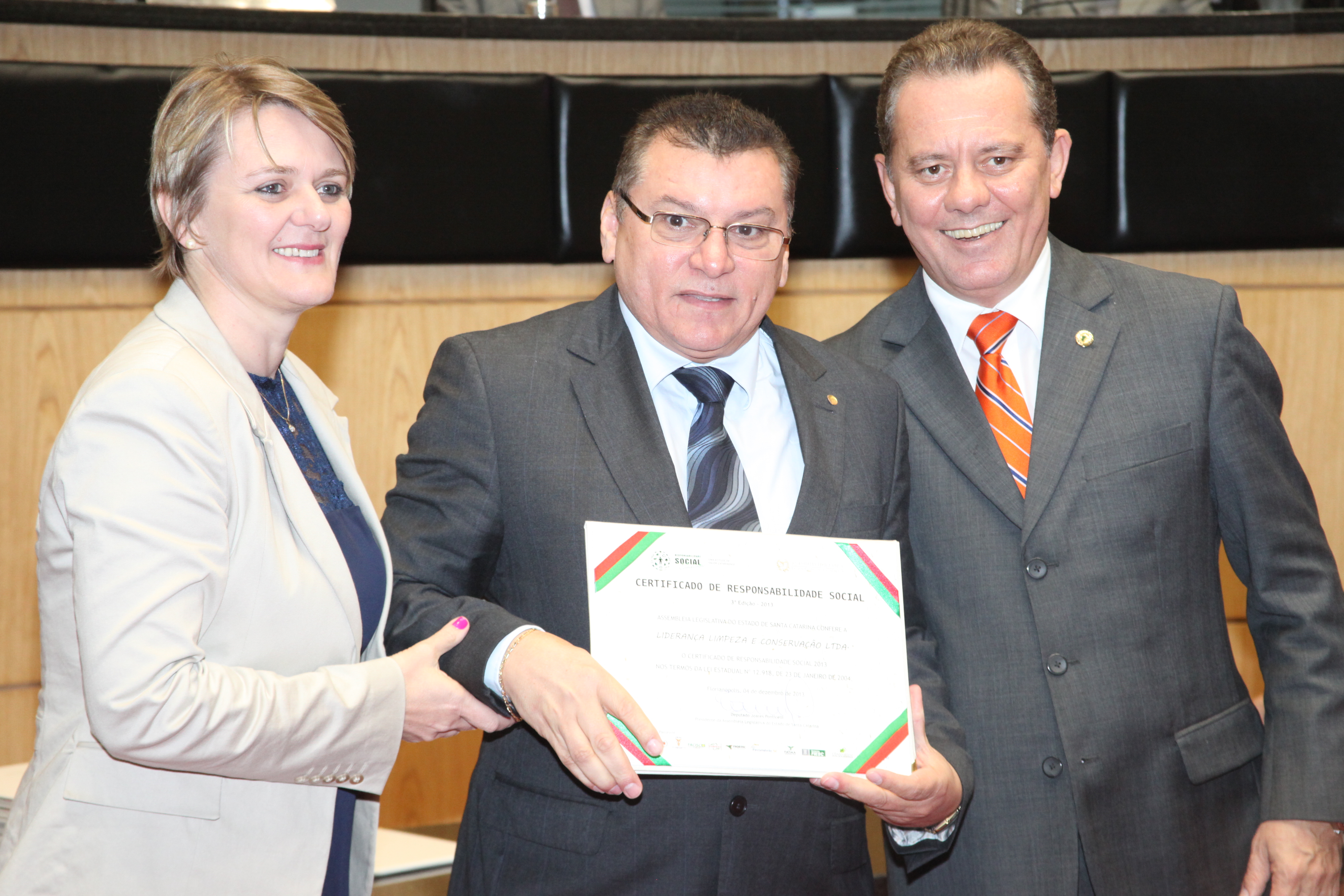 Entrega do Certificado de Responsabilidade Social e Troféu Responsabilidade Social. Foto: Fábio Queiroz / Agência AL
