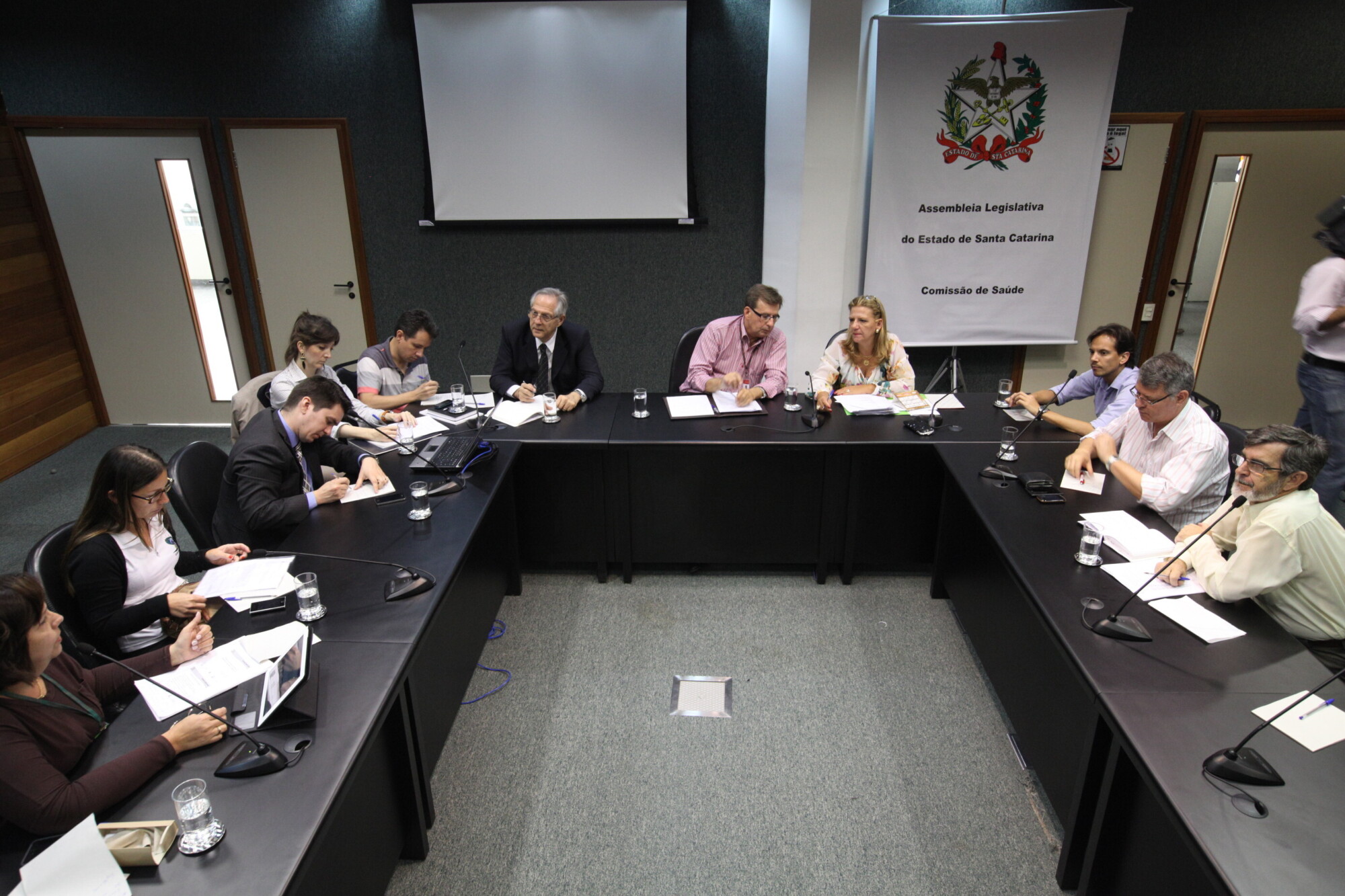 Subcomissão debate contaminação com vapores de combustíveis