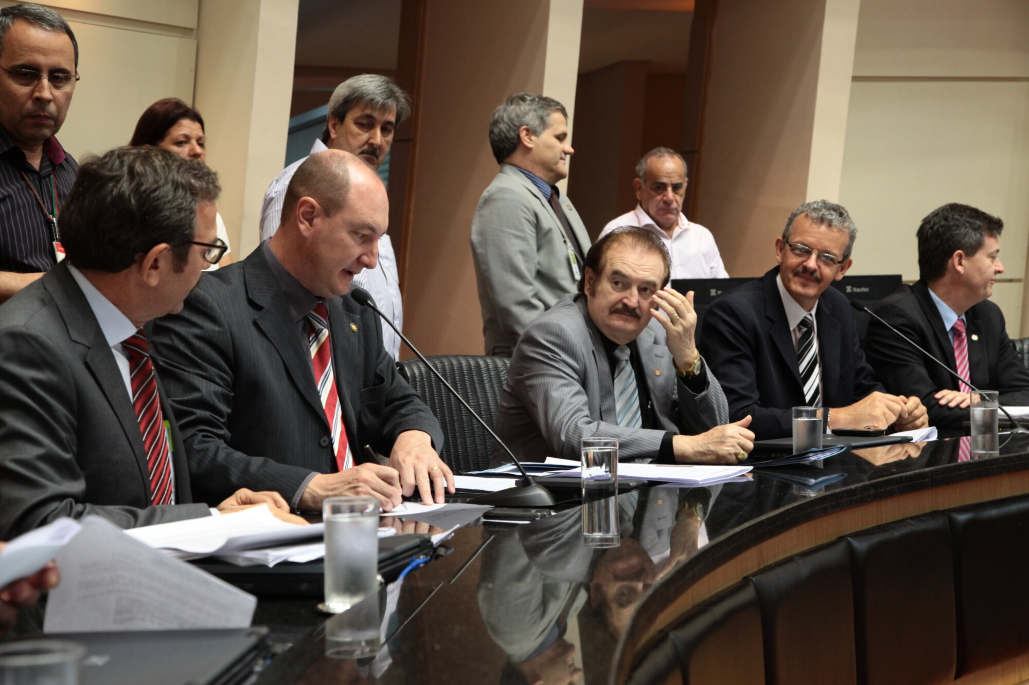 CCJ manteve reunião em aberto para discutir emendas que possam ser apresentadas em outras comissões. FOTO: Miriam Zomer/Agência AL