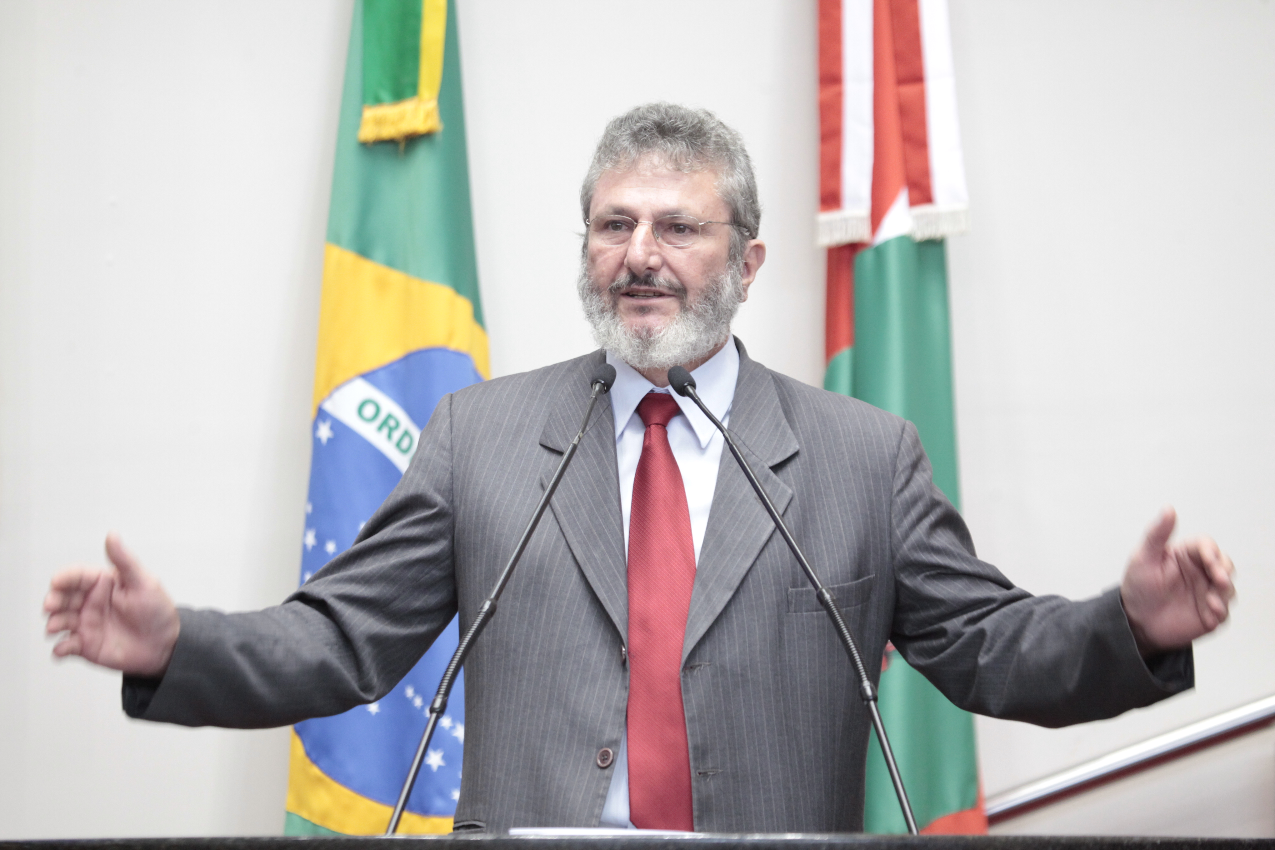 Sessão Ordinária - Plenário Osni Régis. Deputado Padre Pedro Baldissera (PT) Fotos: Carlos Kilian/Agência AL