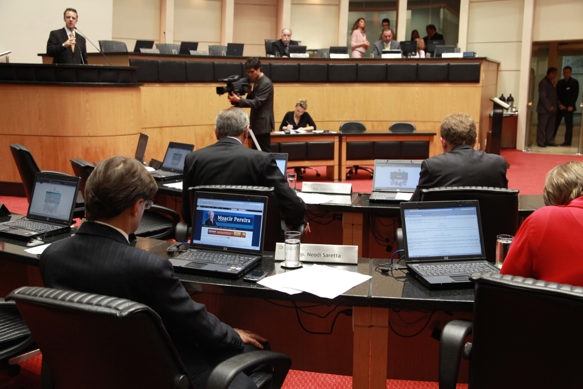 Assembleia Legislativa realiza três sessões plenárias nesta terça-feira (11)