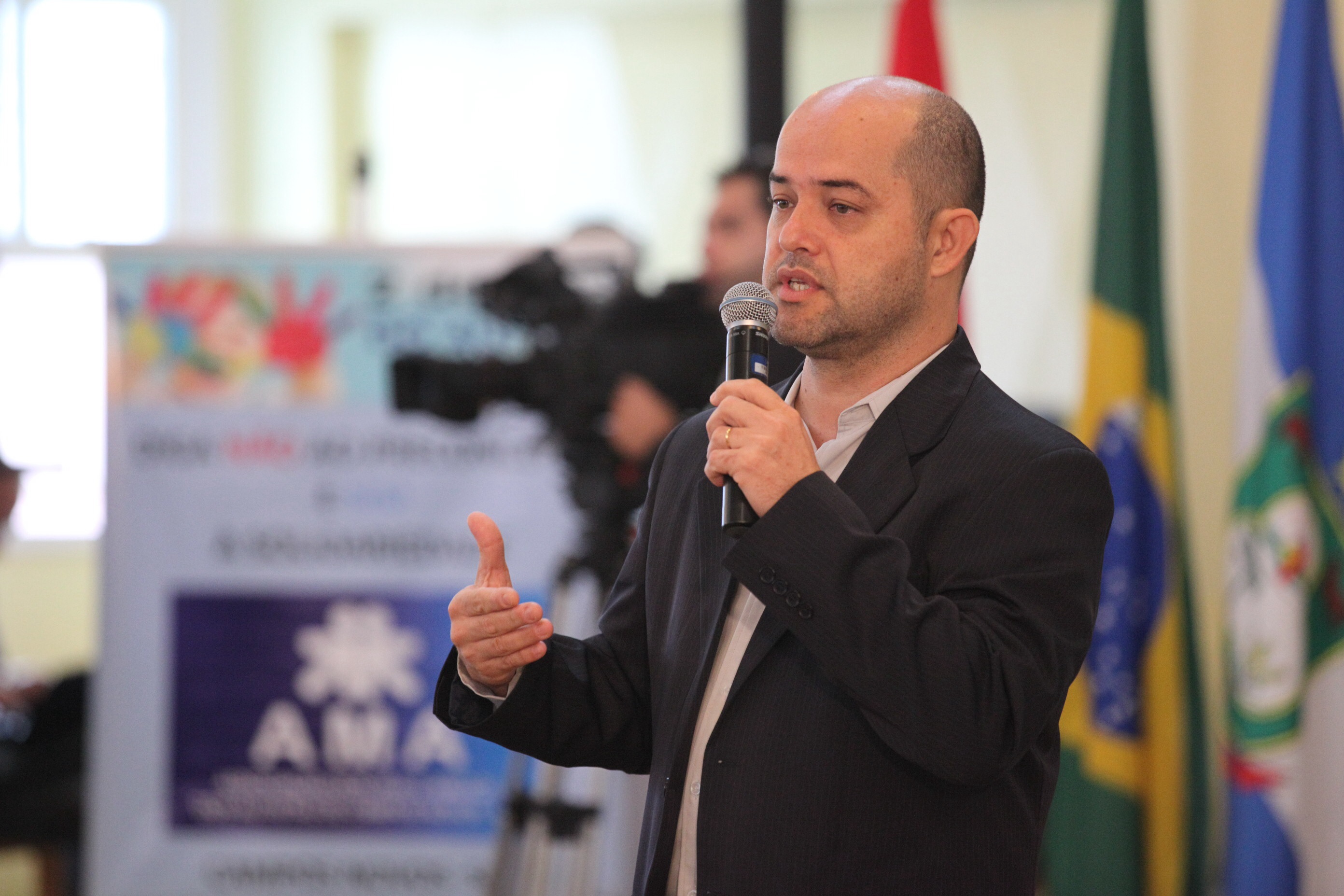 Seminários Descentralizados de Estudo e Conscientização sobre o Autismo no Estado de Santa Catarina - CAMPOS NOVOS

Palestra com Miguel Higuera Cancino