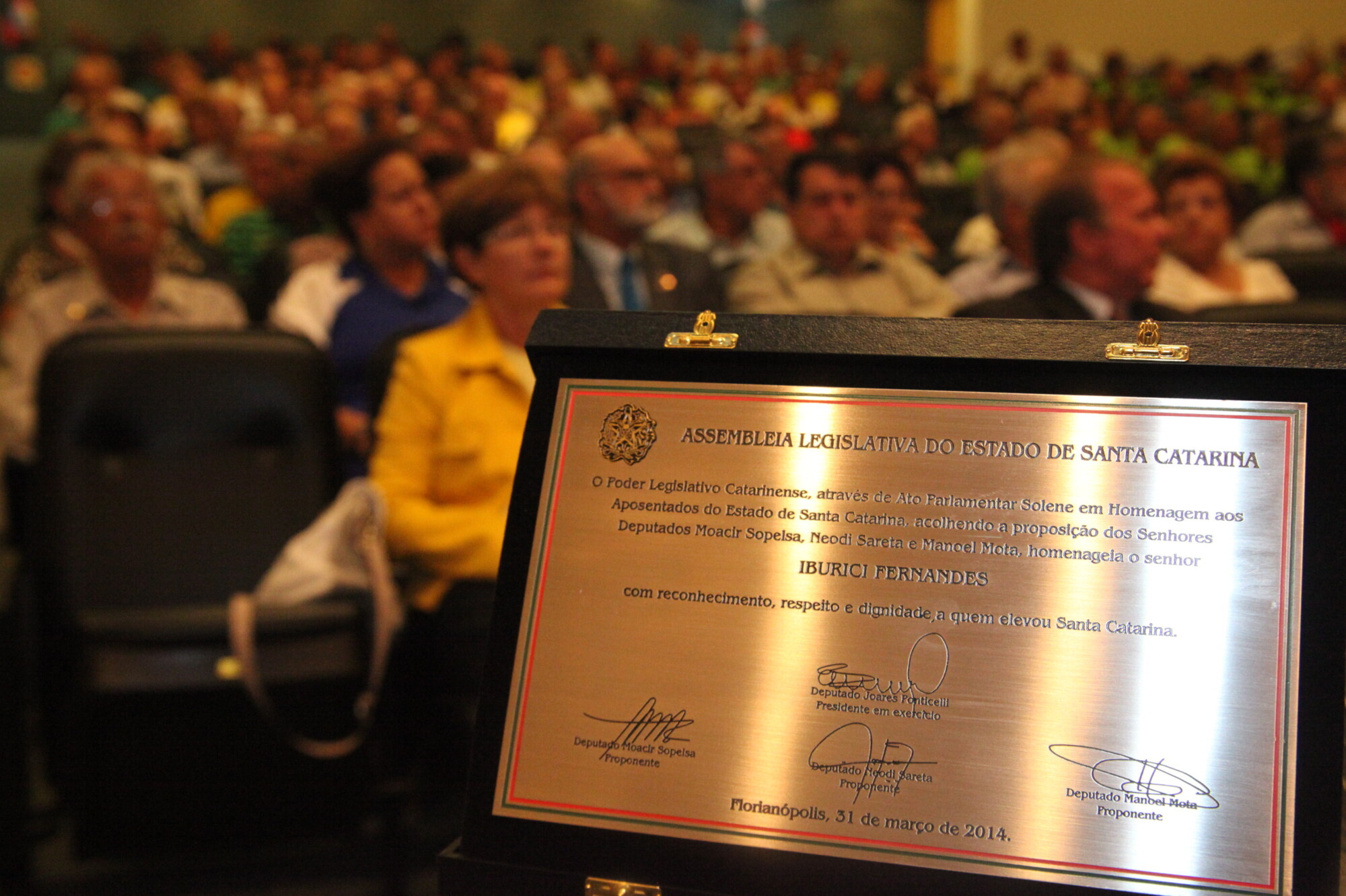 Assembleia homenageia aposentados de Santa Catarina