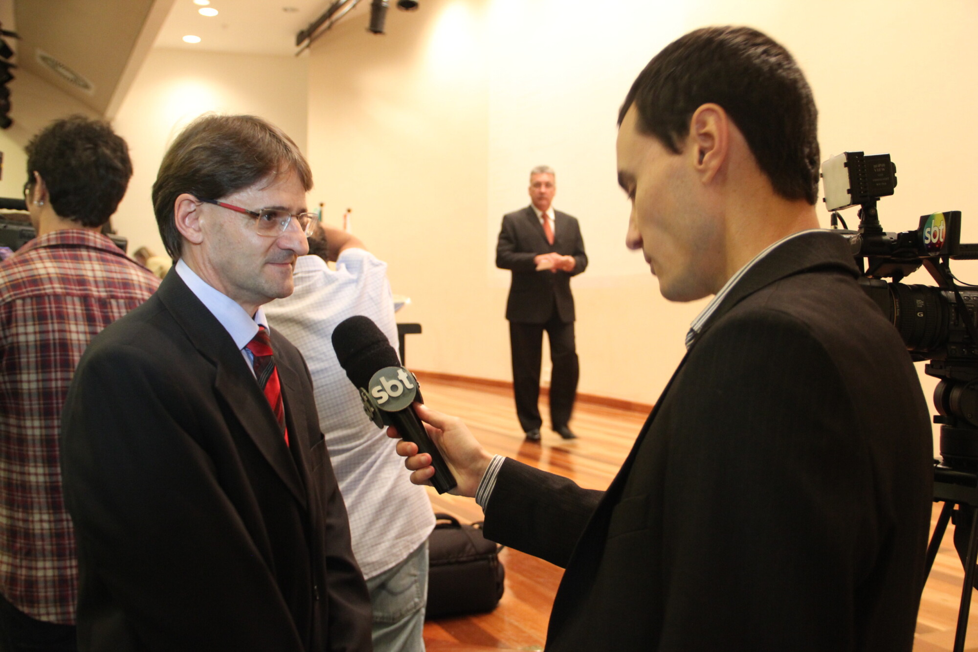 Saretta participa de debate a respeito do uso do amianto