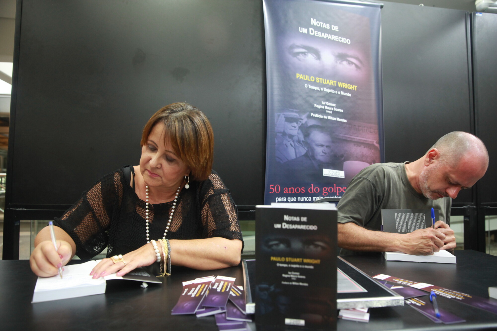 Assembleia sedia o lançamento de livro sobre Paulo Stuart Wright