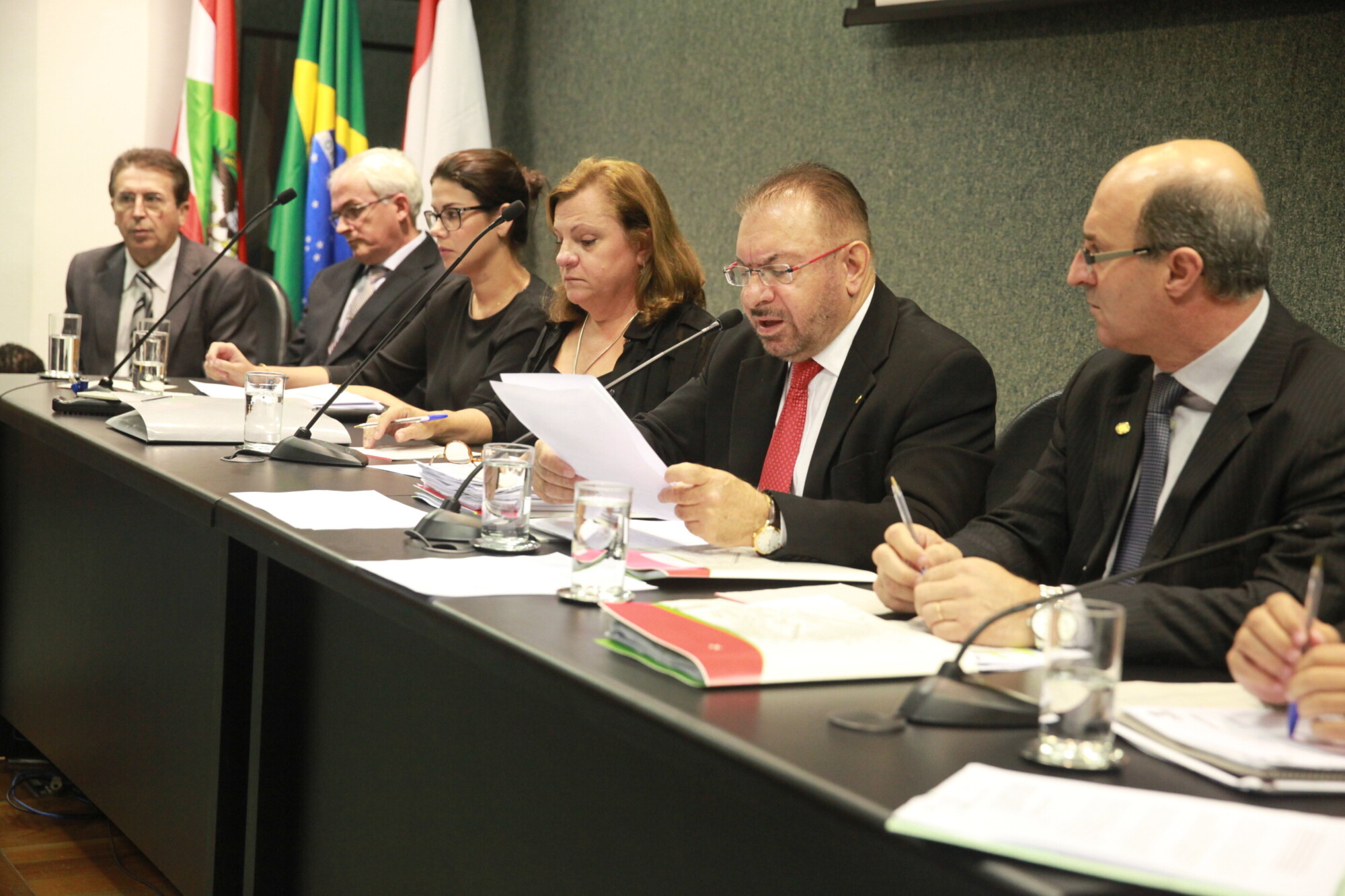Comissão de Saúde faz reunião preparatória para audiência sobre hospital de Araranguá