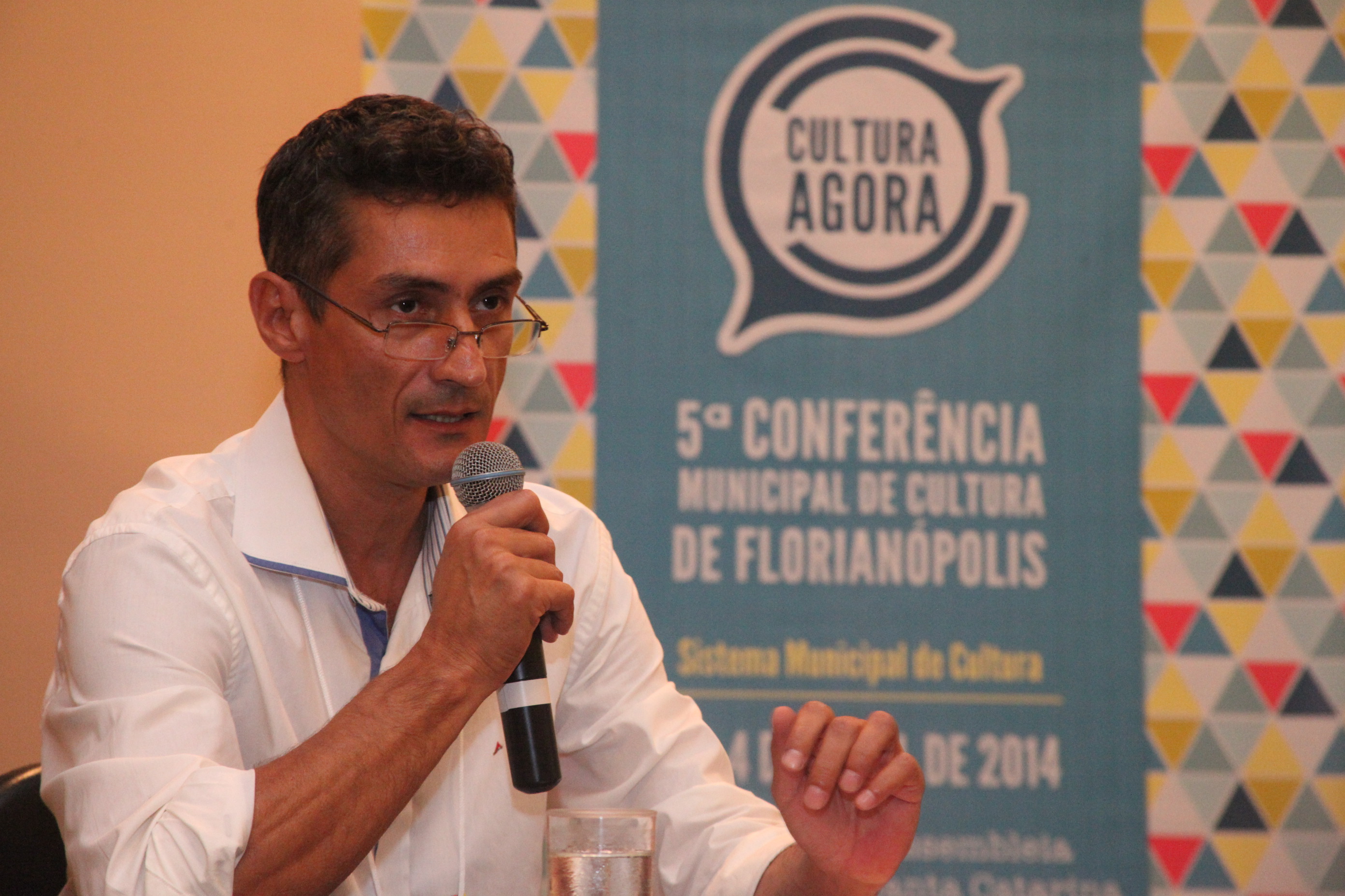 Marcelo Pereira Seixas - presidente do conselho municipal de política cultural. V Conferência Municipal de Cultura de Florianópolis. Foto: Fábio Queiroz / Agência AL