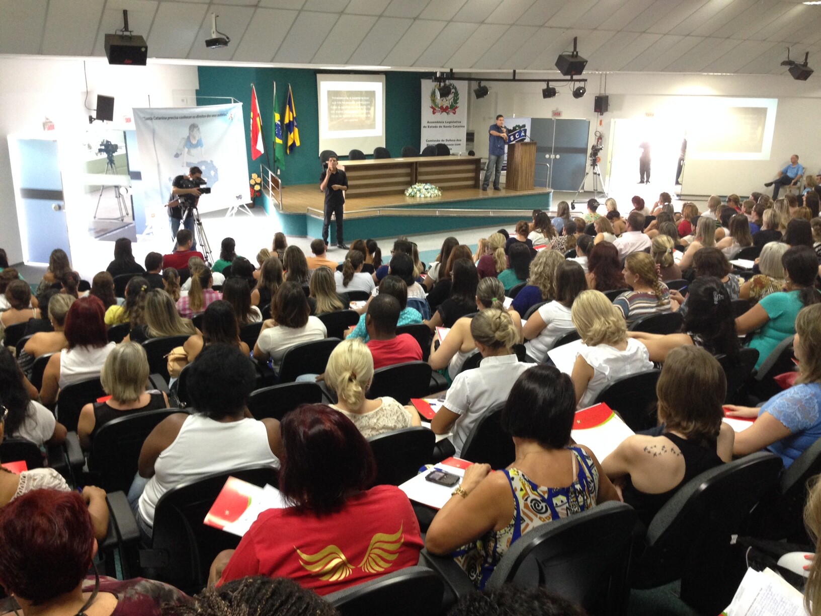 Seminário aborda inclusão do autista na escola