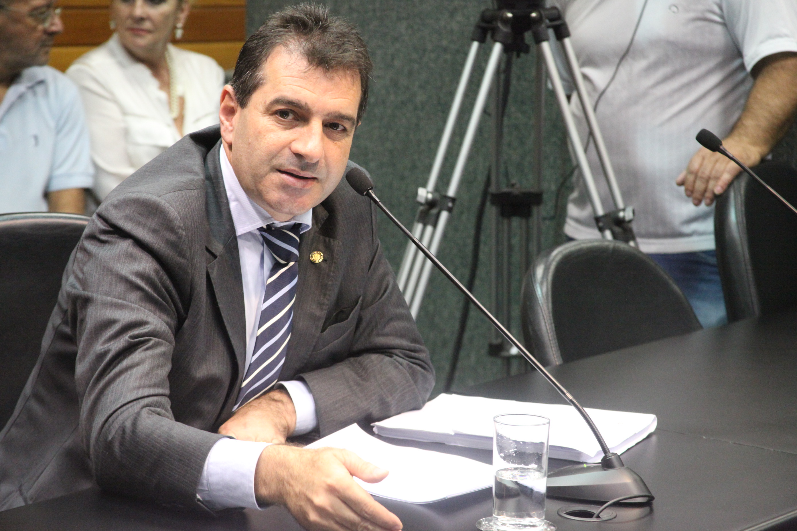 Deputado Valdir Cobalchini (PMDB). Reunião da Comissão de Finanças e Tributação. Foto: Fábio Queiroz / Agência AL