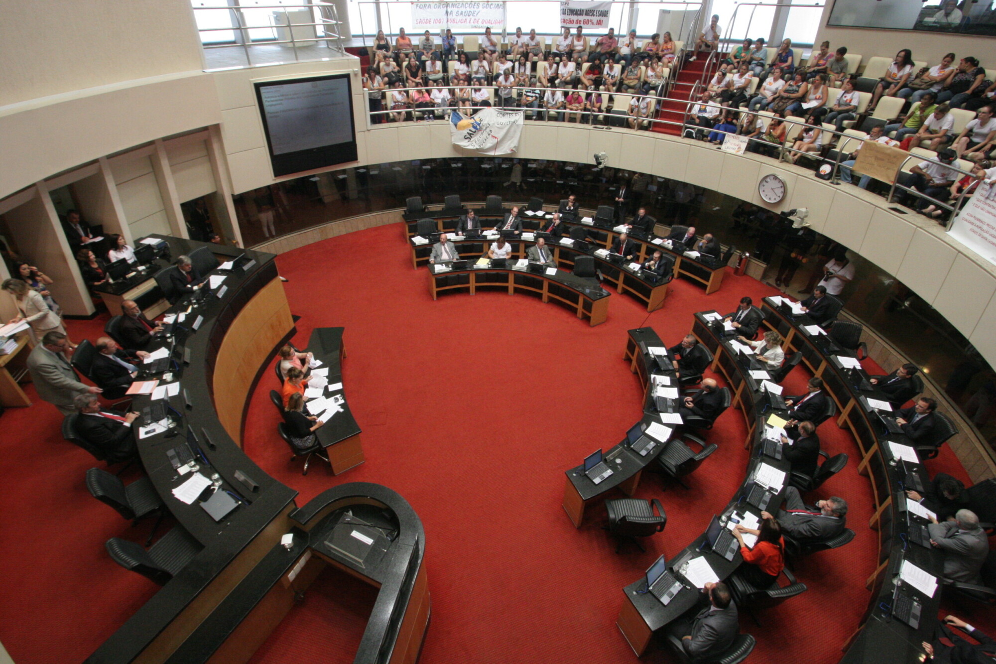 Parlamento define reuniões do OR e promove seminário sobre autismo