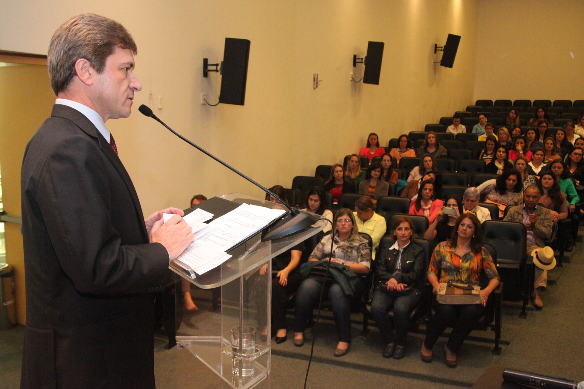 Seminário capacita Apaes sobre prevenção de deficiências