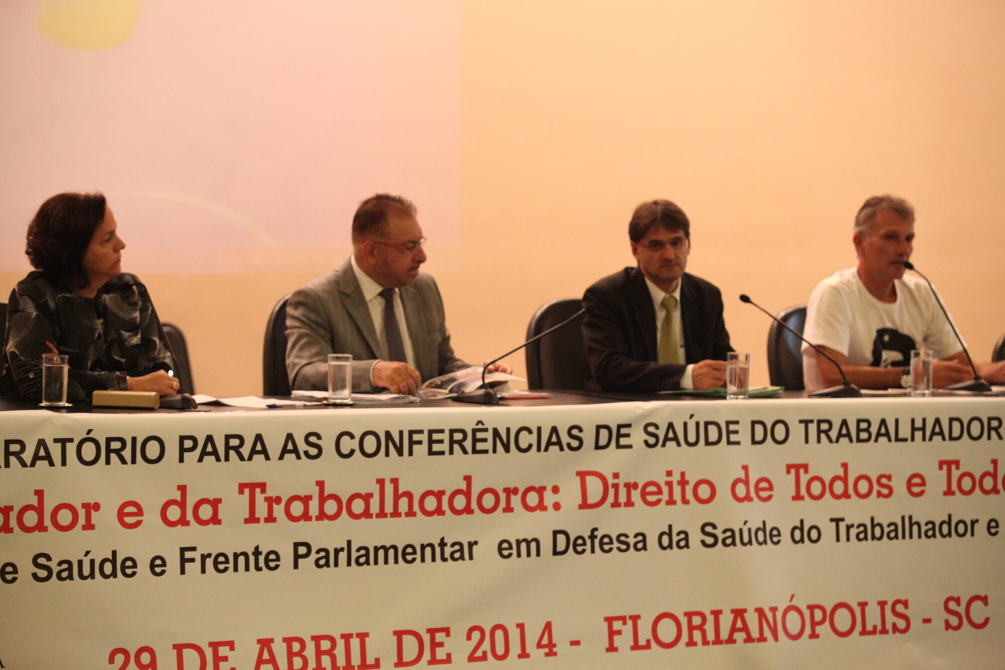 Saúde do trabalhador é tema de debate no Parlamento