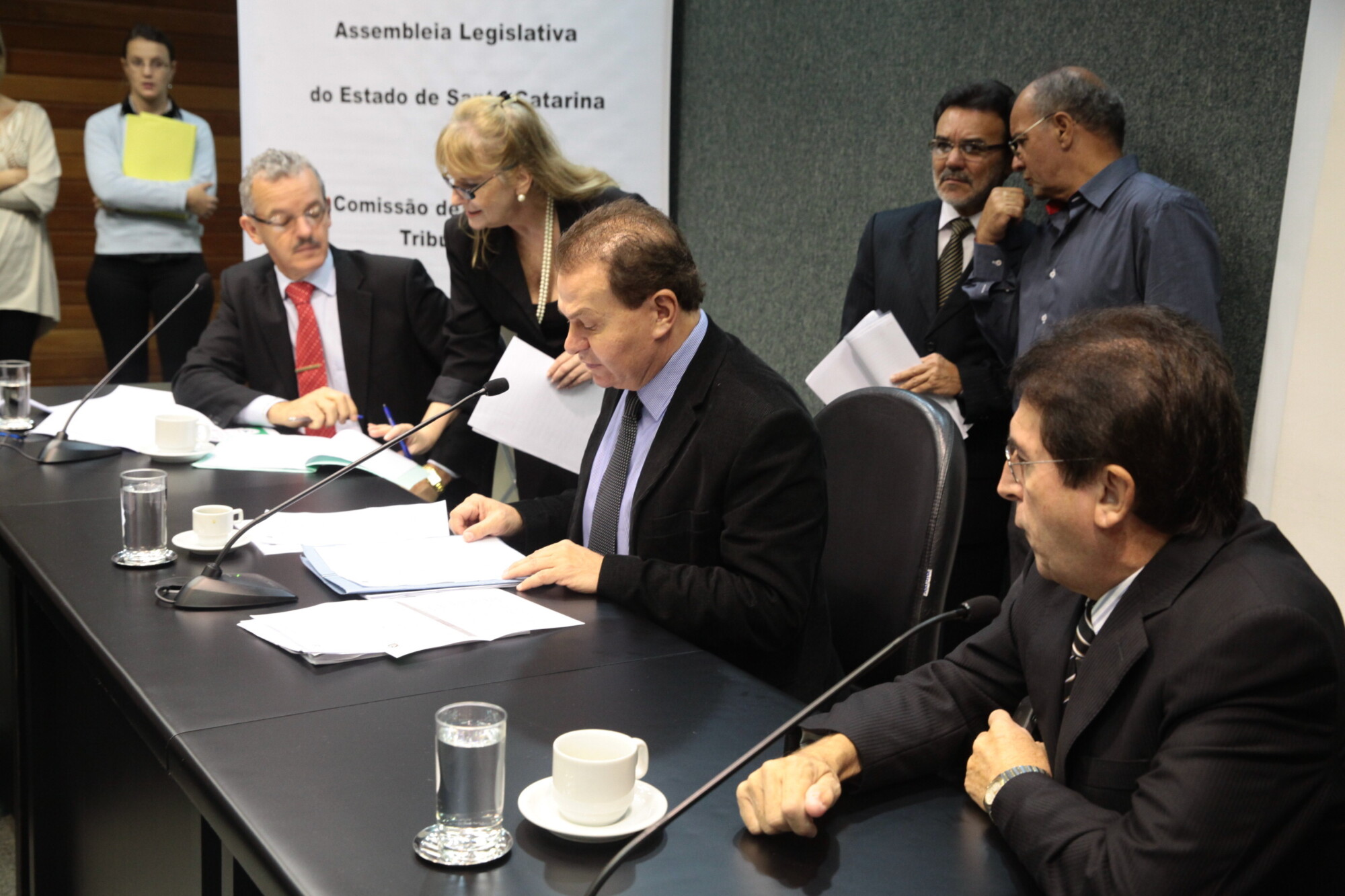 Finanças aprova a criação de cargos na Defensoria Pública