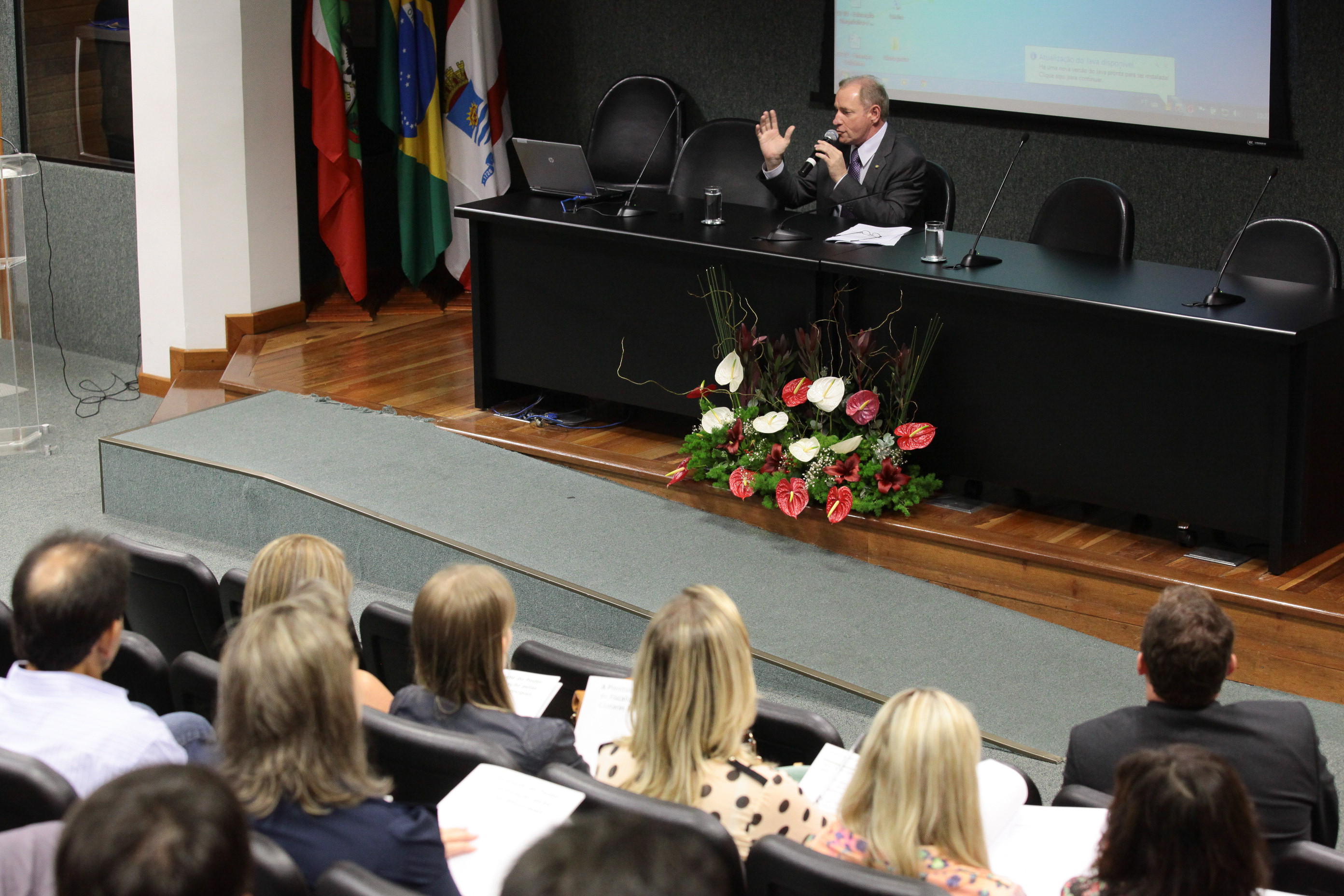 Palestra e Minicurso de capacitação de Vereadores do Estado de Santa Catarina. Palestrante Deputado Aldo Schneider. Fotos: Miriam Zomer