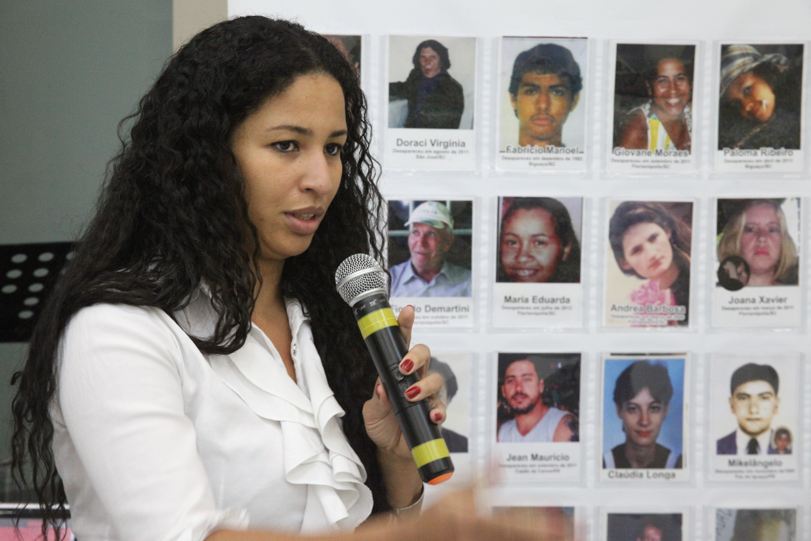 Daisy Marilse. Audiência Pública SOS DESAPARECIDOS. Foto: Fábio Queiroz / Agência ALDais